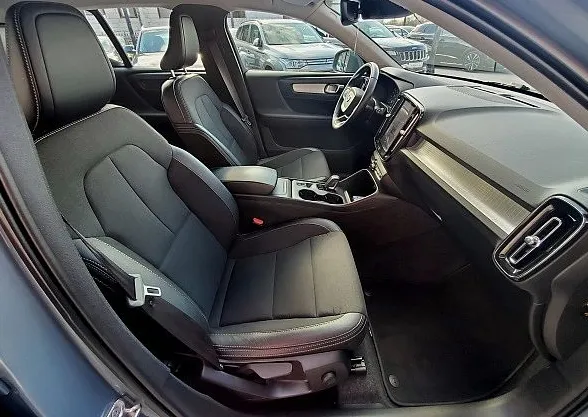 Zunanja slika - Volvo XC40 - D4 AWD AUT BUSINESS 190 GEARTRONIC KAMERA NAVI LED - 6