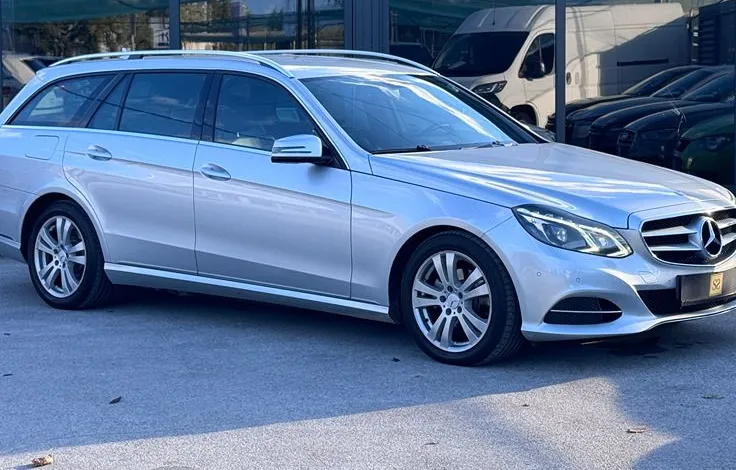 Zunanja slika - Mercedes-Benz E-Razred - E 220 BlueTEC Navi Usnje LED F1 BT Temp Park SZ - 2