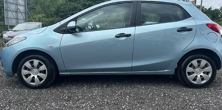 Zunanja slika - Mazda Mazda2 - 1.3i CE Plus - 4