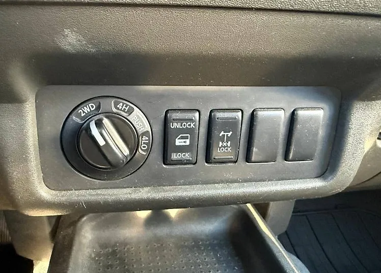 Zunanja slika - Nissan Navara - 2.5 dci 4x4 NA KREDIT BREZ POLOGA - 9
