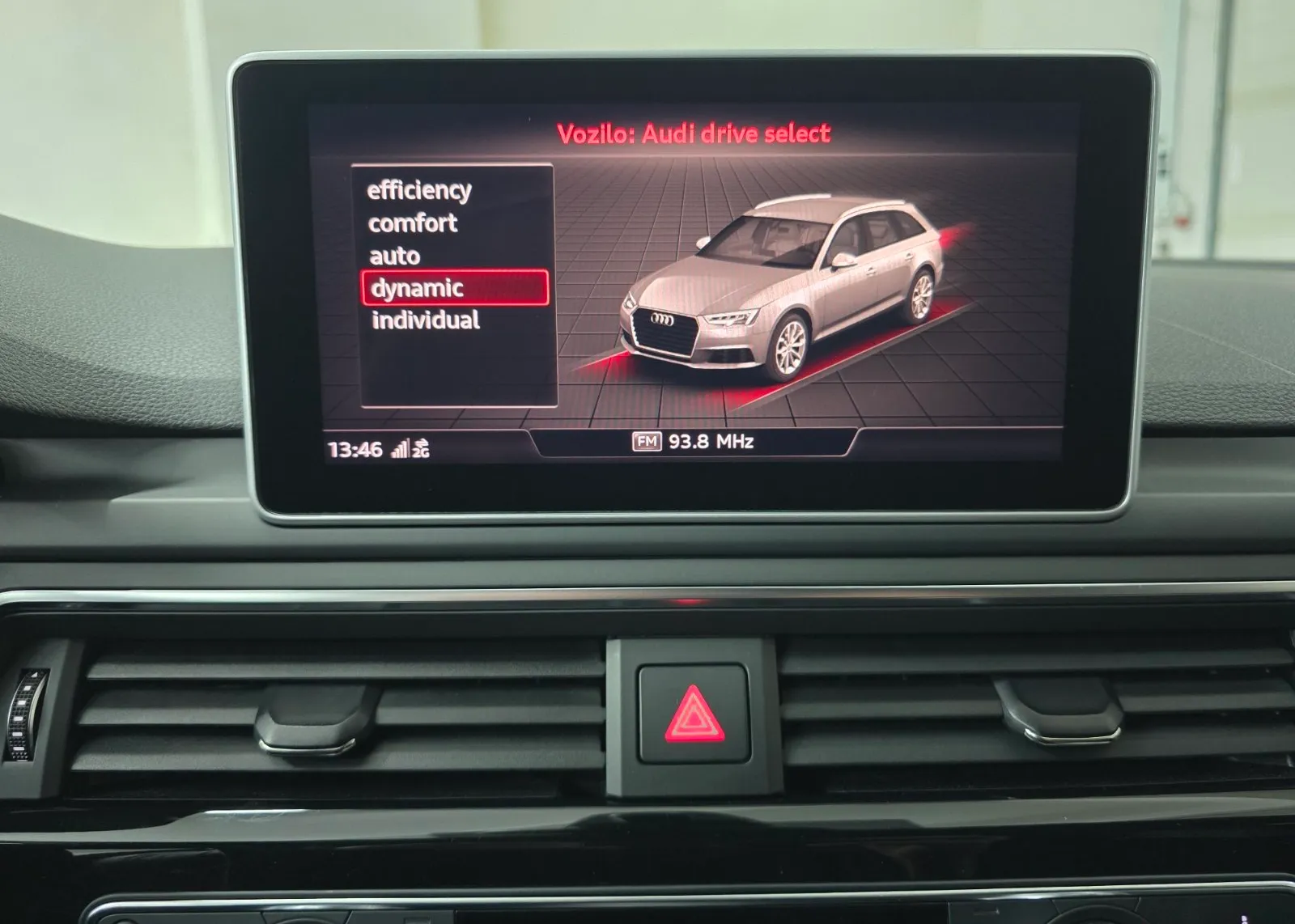 Zunanja slika - Audi A4 - Avant quattro 2,0 TDI Sport S tronic - 9