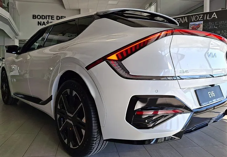 Zunanja slika - KIA EV6 - GT-Line 84 kWh bat.. 239 kW AWD + V2L NOVO 2025 - 6