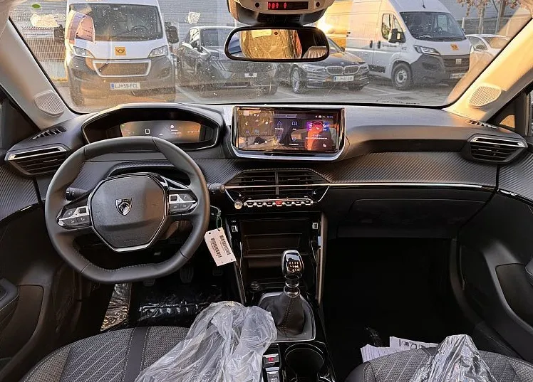 Zunanja slika - Peugeot 208 - ALLURE PureTech 100 + Bon za zimske gume - 11