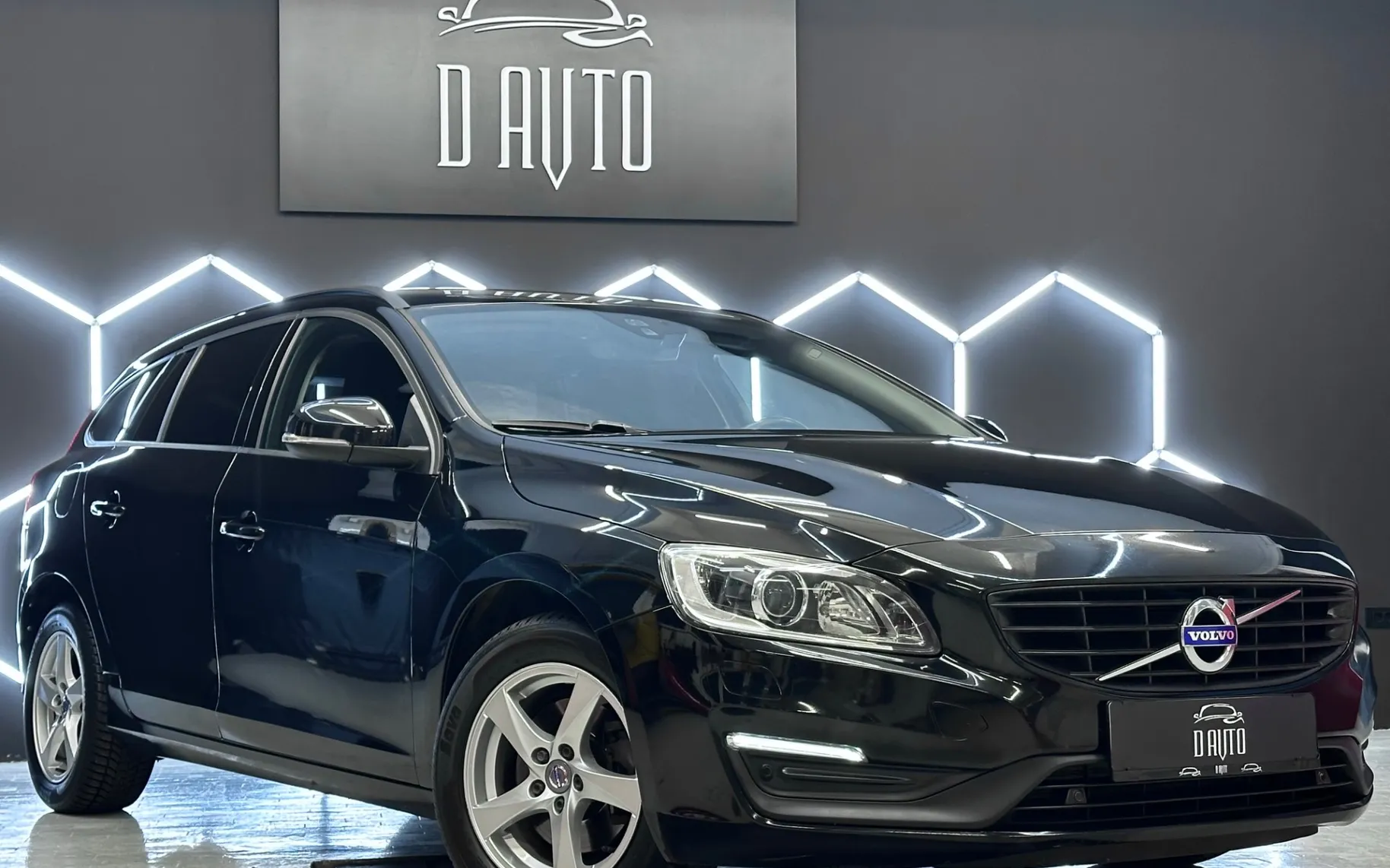 Zunanja slika - Volvo V60 - 2.0D KAMERA-NAVI-BIXENON-GRETJE SEDEZEV-PDC... - 3