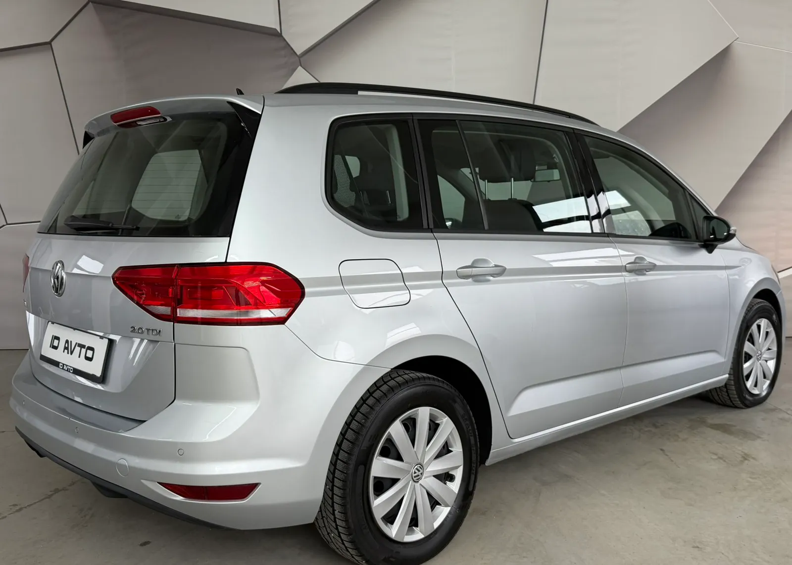 Zunanja slika - Volkswagen Touran - 2,0 TDI BMT Highline DSG - 4