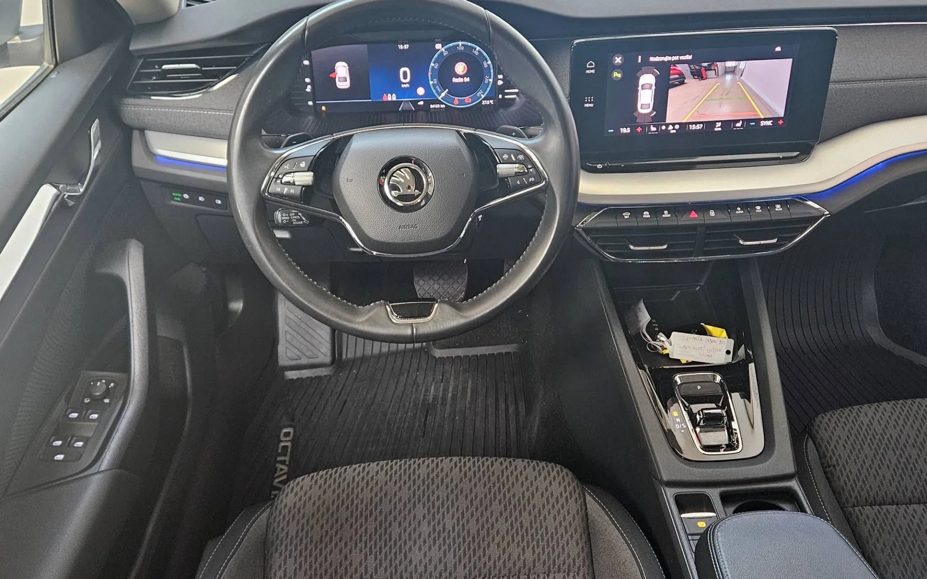 Notranja slika - Škoda Octavia - 2.0 TDI STYLE DSG... - 7