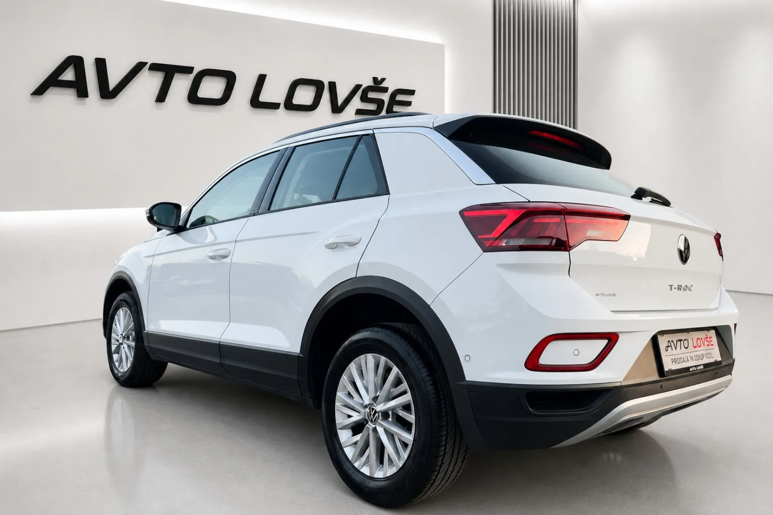 Notranja slika - Volkswagen T-Roc - 2.0 TDI avt. Style -1 LASTNK-IQ LIGHT-NAVI-ALU-K.. - 8