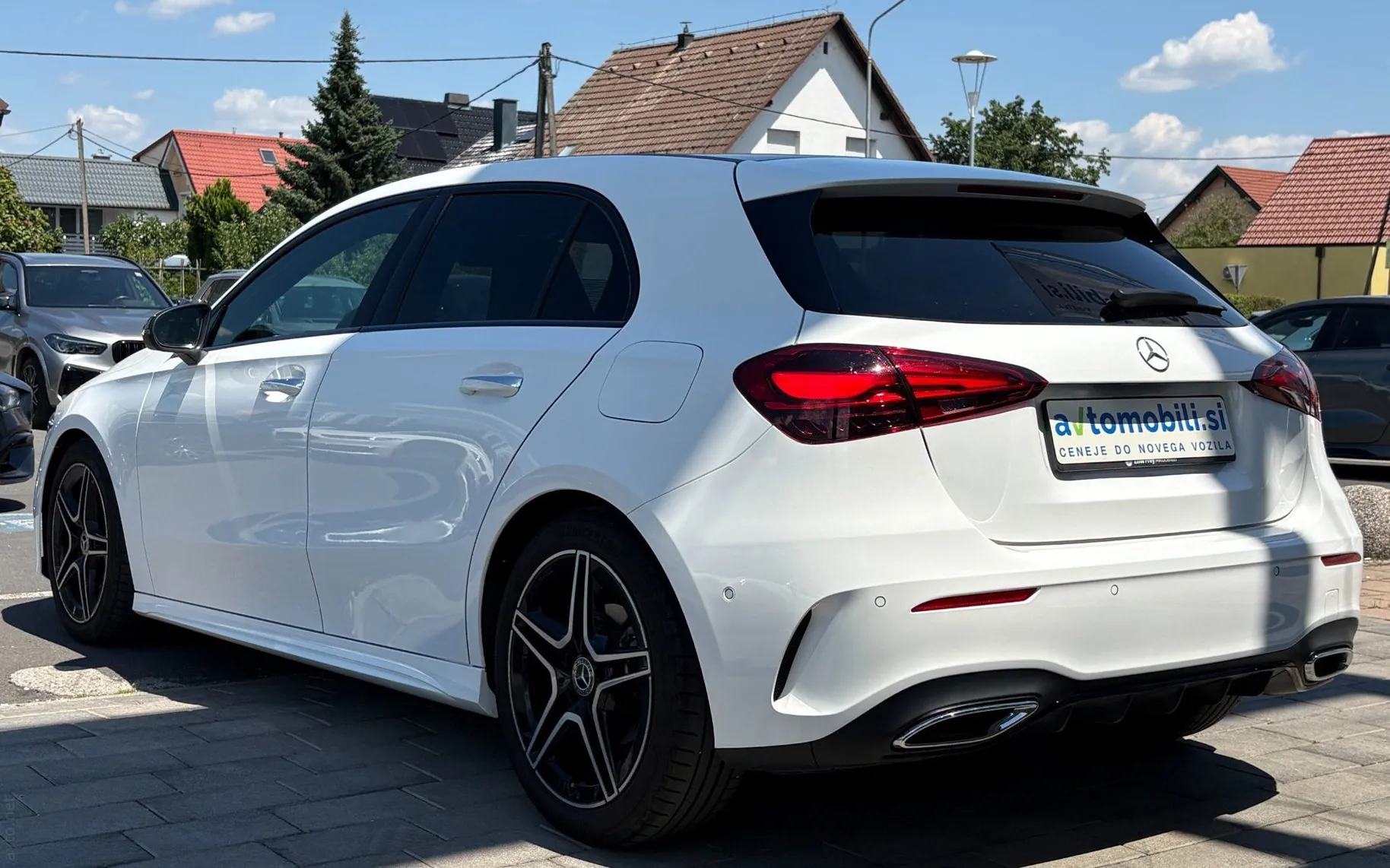Zunanja slika - Mercedes-Benz A-Razred - 180 AMG Line |ACC|Kamera|Gretje|AmbientL|PDC|SLO| - 3