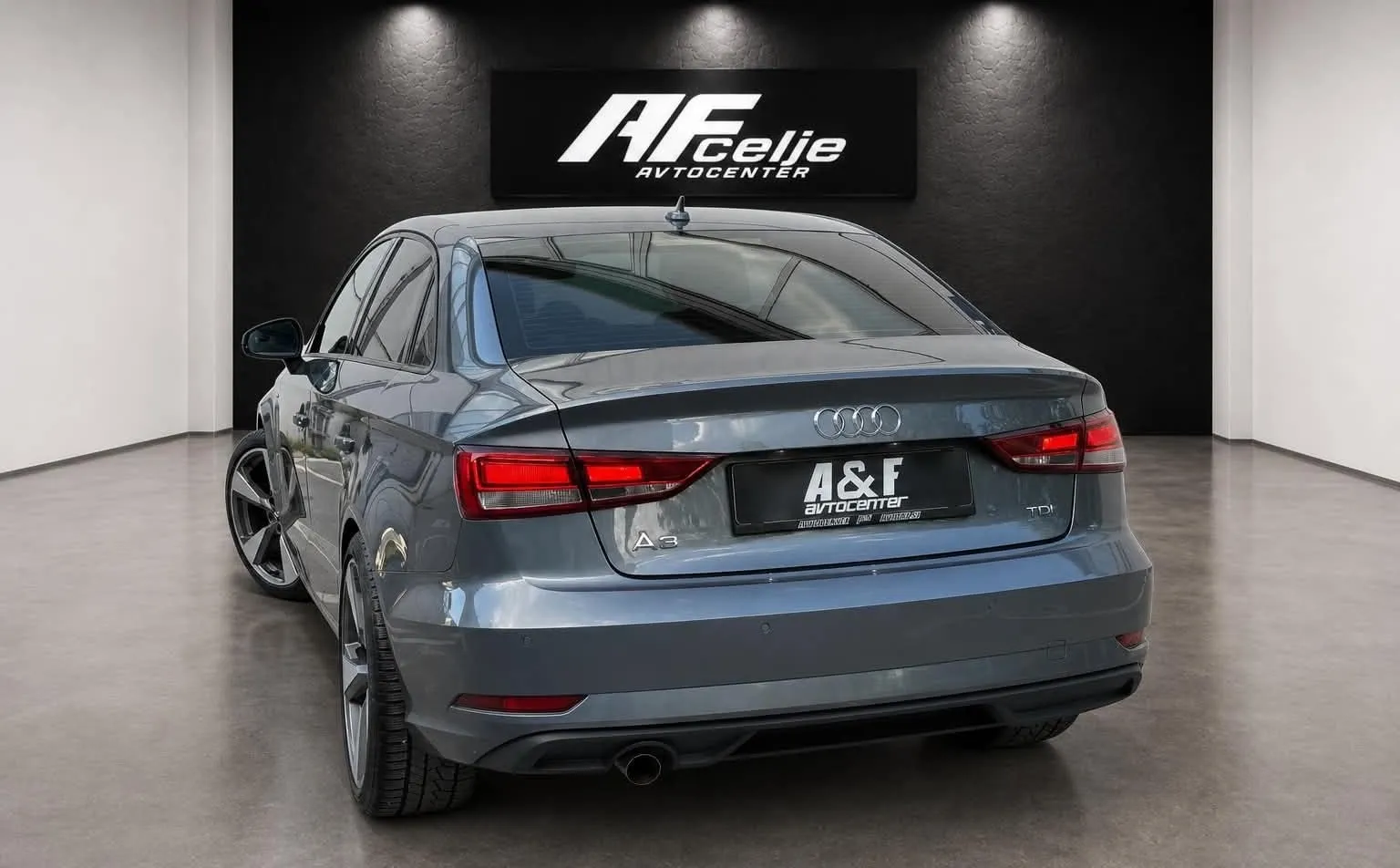 Notranja slika - Audi A3 - 1.6 TDI-S TRONIC-163.000km-LIZING ZA TUJCE-NAVI-.. - 7
