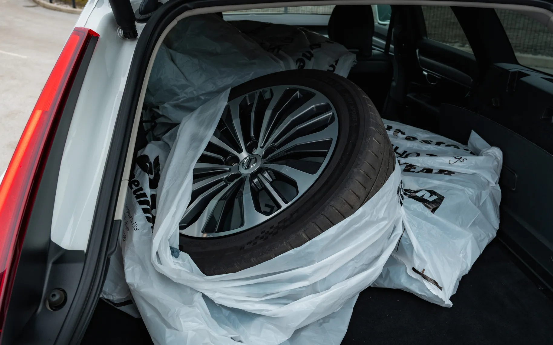 Zunanja slika - Volvo V90 - D4 Momentum Pro Avt. - 8