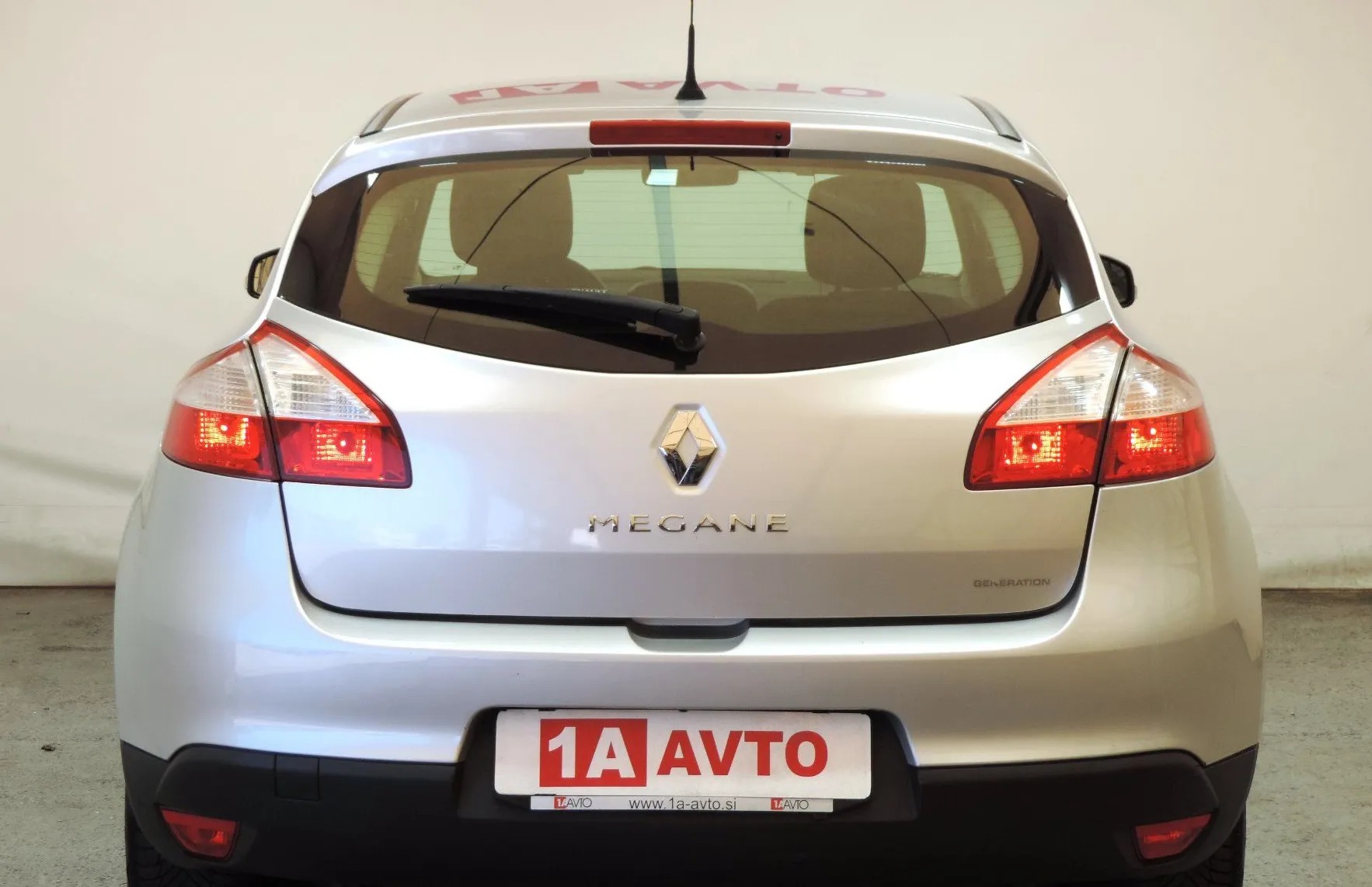 Zunanja slika - Renault Mégane - Megane Berline 1.6 16V Authentique SLO-KLIMA-103.000KM - 6