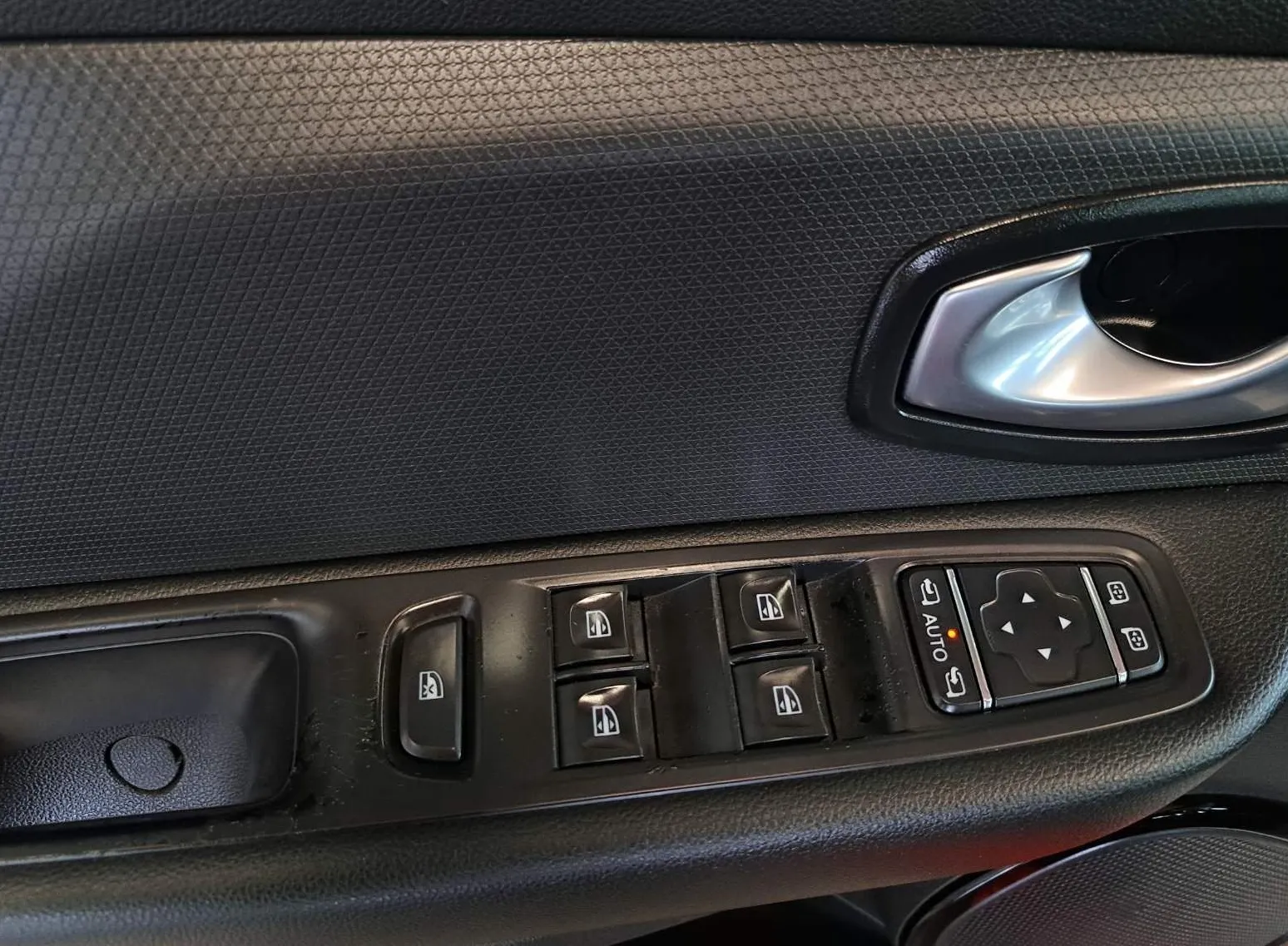 Zunanja slika - Renault Clio - Energy dCi 75 Z ENOLETNIM JAMSTVOM - 11