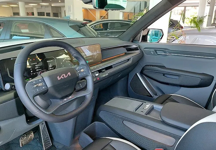 Zunanja slika - KIA EV9 - 99.8 kWh GT-Line Launch 141.5 kW  192KM - 7