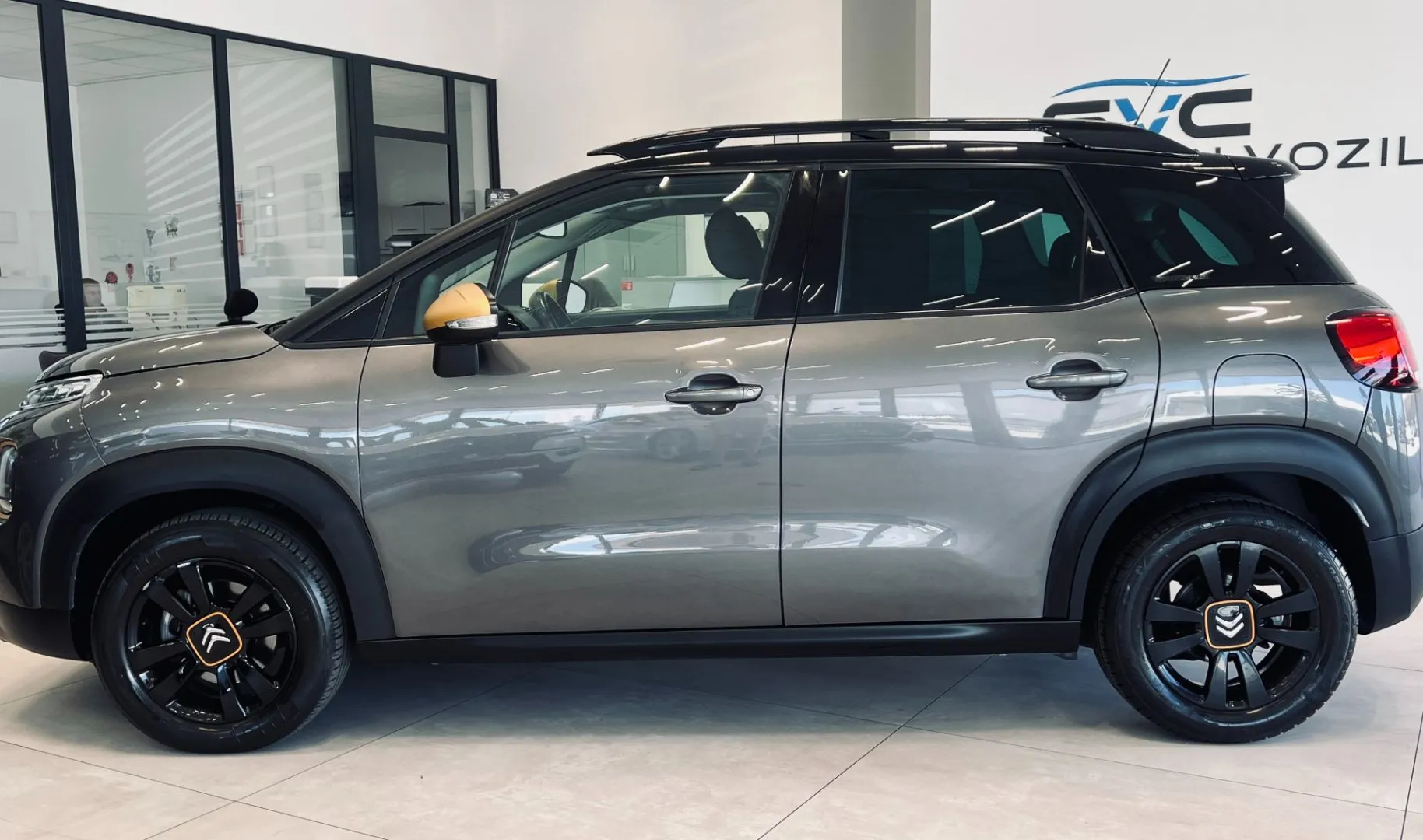 Zunanja slika - Citroën C3 - Aircross 1,2 PureTech 130 Shine Avt. - 3