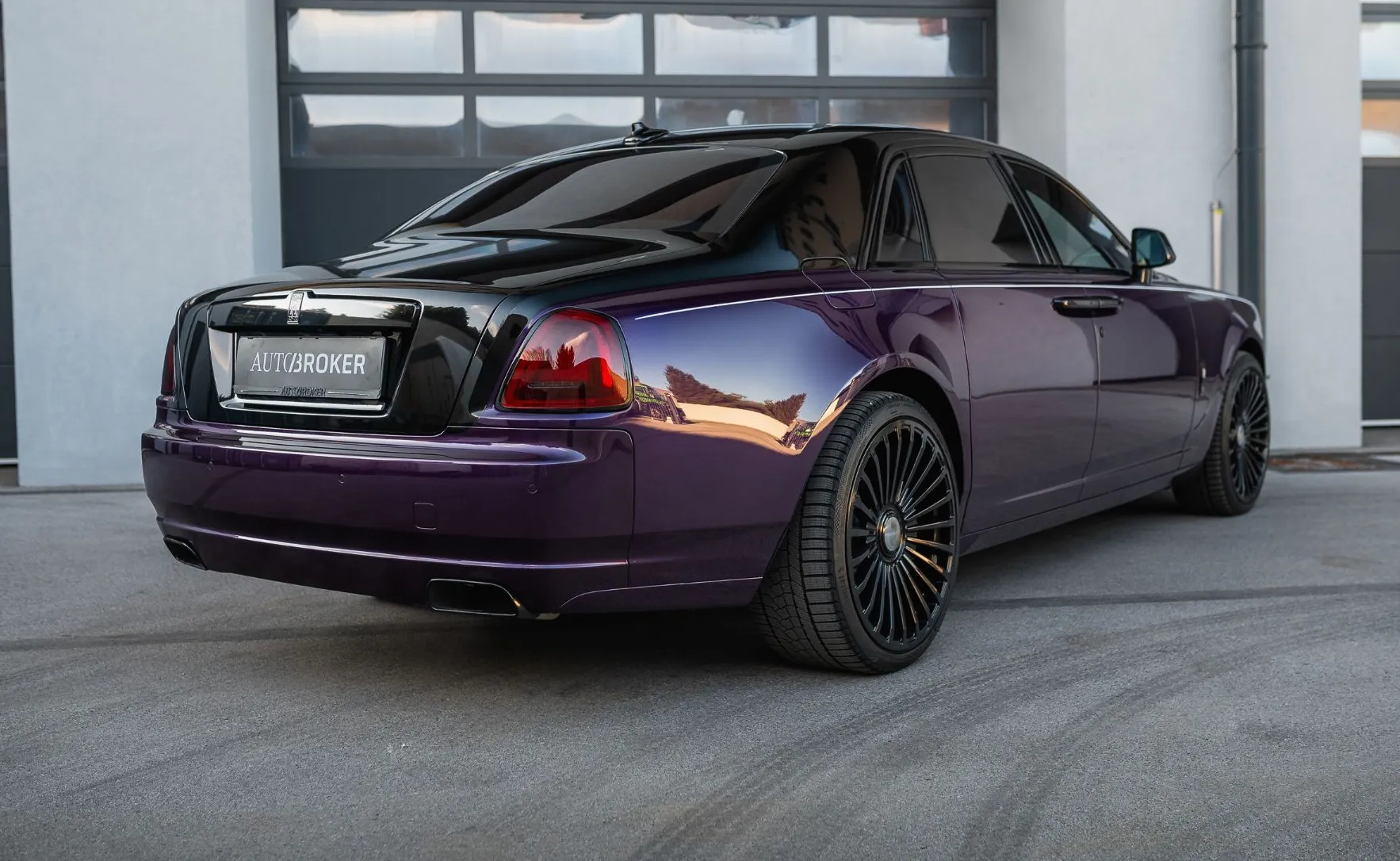 Zunanja slika - Rolls-Royce Ghost - VIJOLICE VIJOLICE VABLJENI NA OGLED - 5