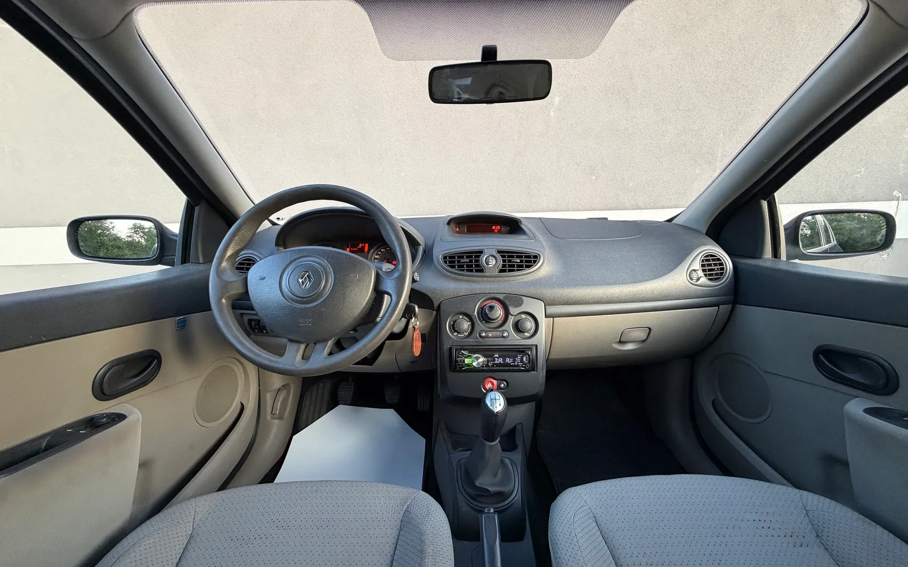 Zunanja slika - Renault Clio - 1.2 Authentique Pack 2.LASTNIK SLO.VOZILO KLIMA - 15