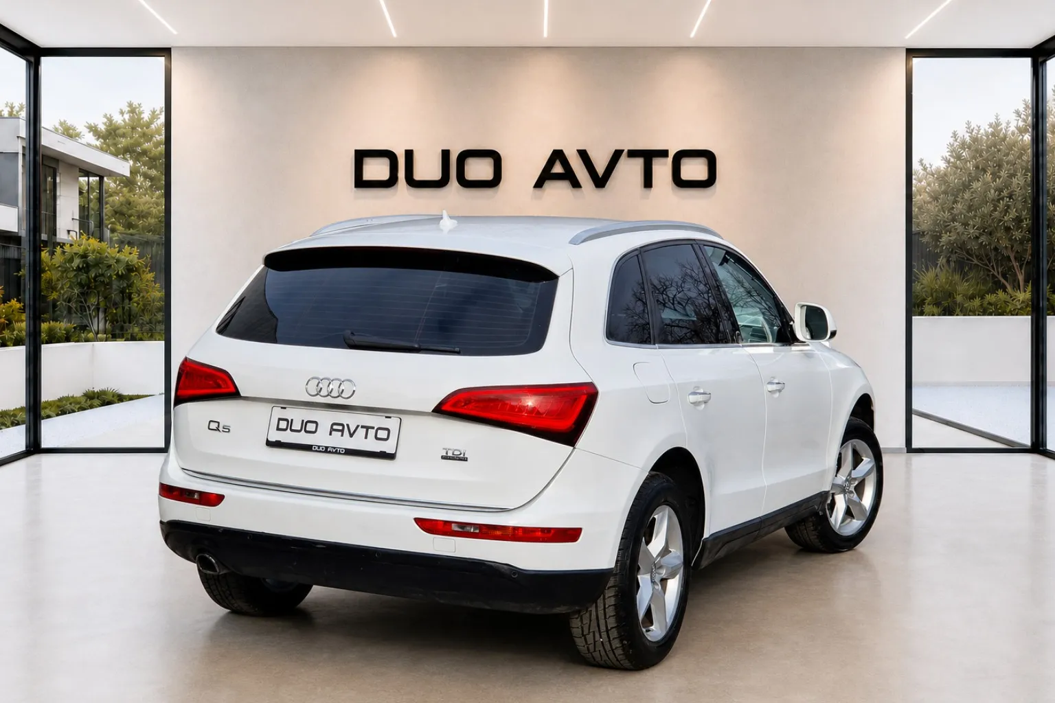 Notranja slika - Audi Q5 - 2.0TDI-QUATTRO-2XLED-2XPDC-NAVI-NA OBROKE TUJCI - 10