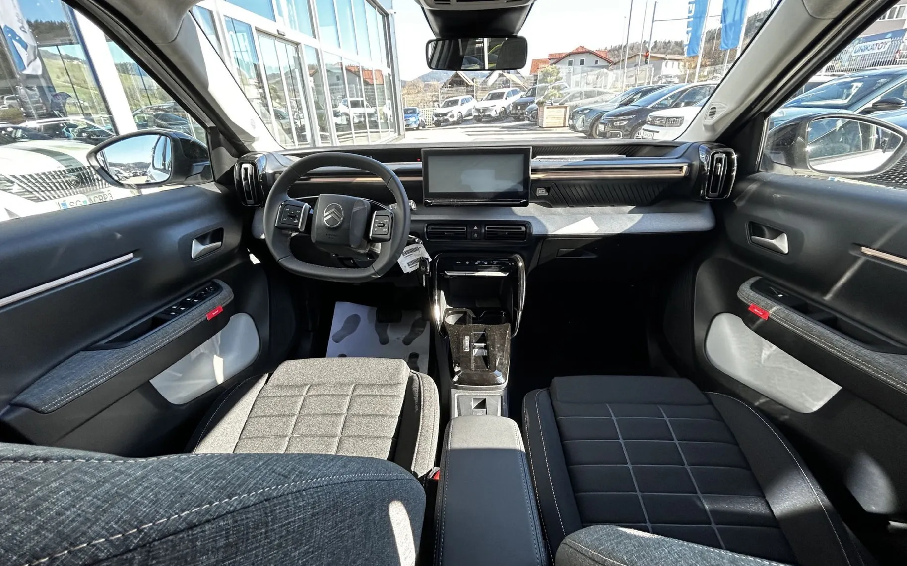 Zunanja slika - Citroën C3 Aircross - Hybrid145 ëDCS6 PLUS - 12