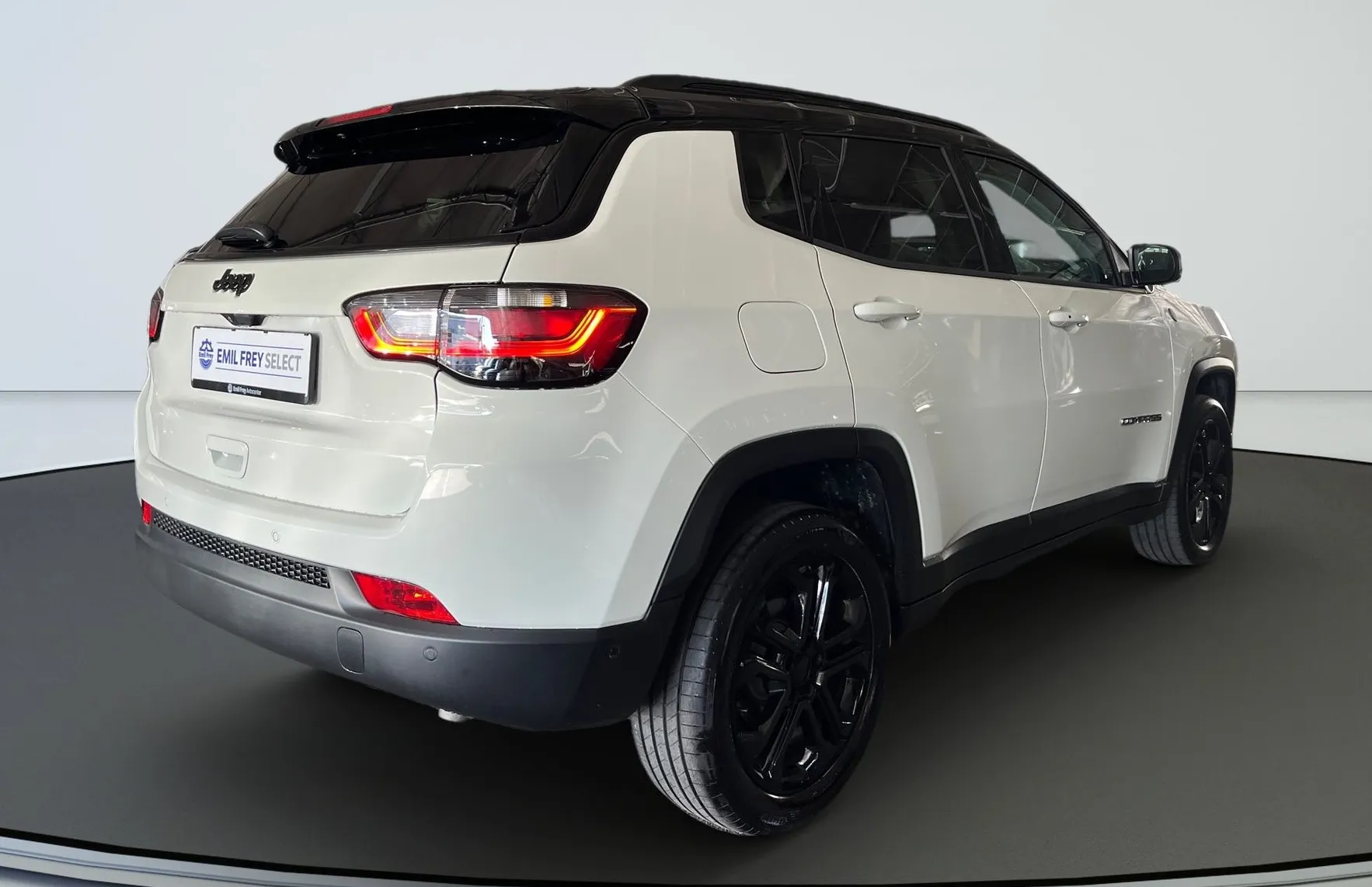 Zunanja slika - Jeep Compass - 1.5 T4 e-Hybrid North Star DCT - 3