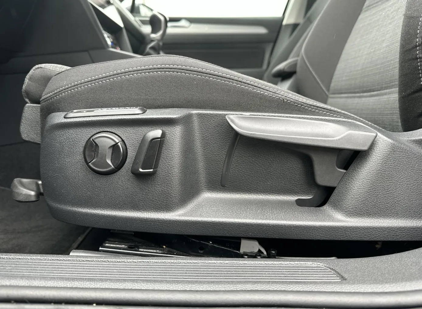 Zunanja slika - Volkswagen Passat - Variant 2.0 TDI Business ACC-KAMERA-GRETJE.SED+VOLAN - 13