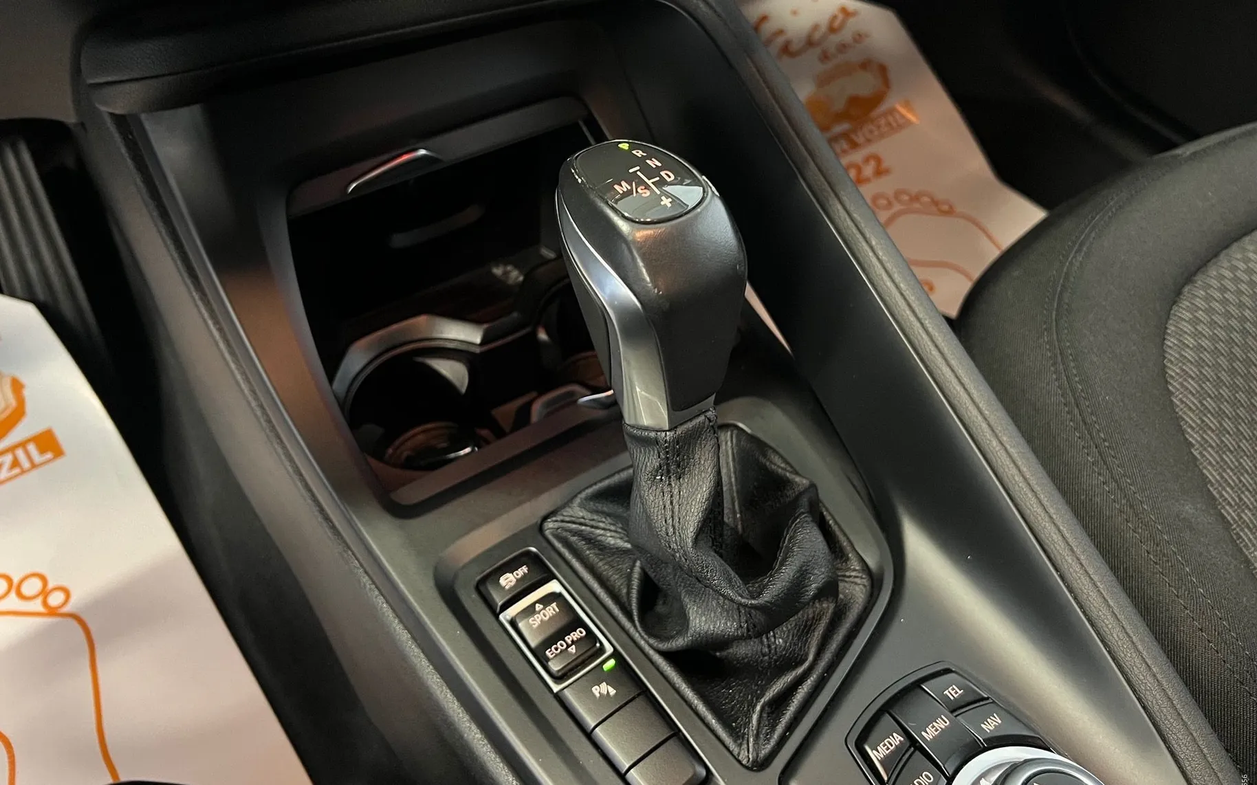 Notranja slika - BMW serija X1: - X1 sDrive18d-AUT-LED-NAVI-ACC-TEMPOMAT-PDC-ODLIČ.. - 12