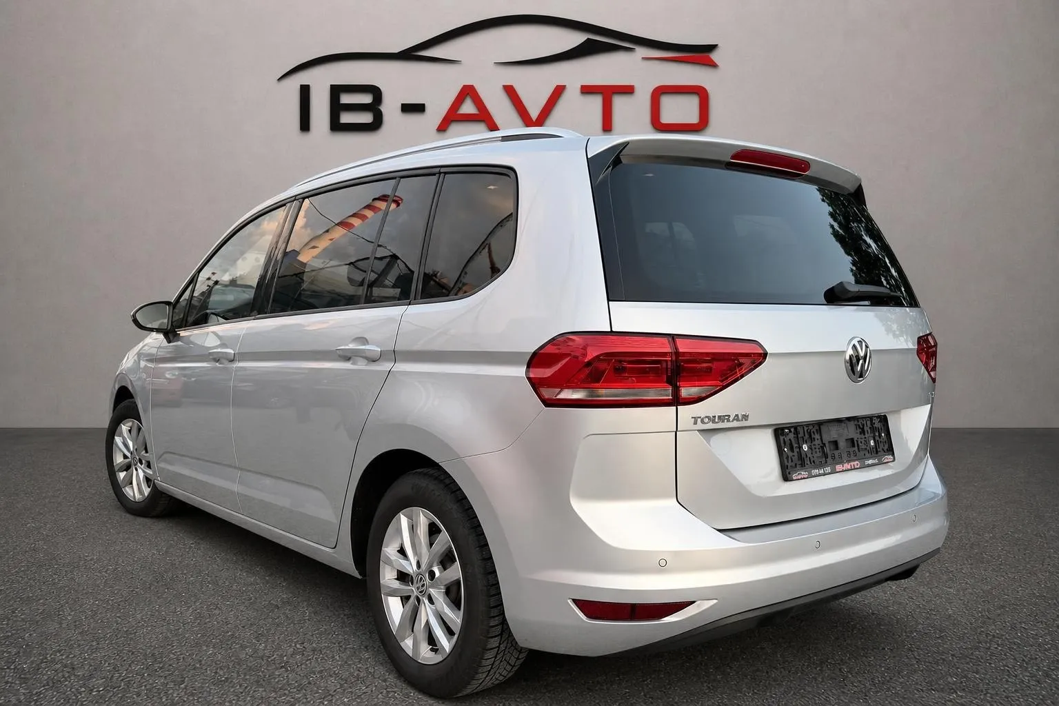 Zunanja slika - Volkswagen Touran - 1.6 TDI - 3