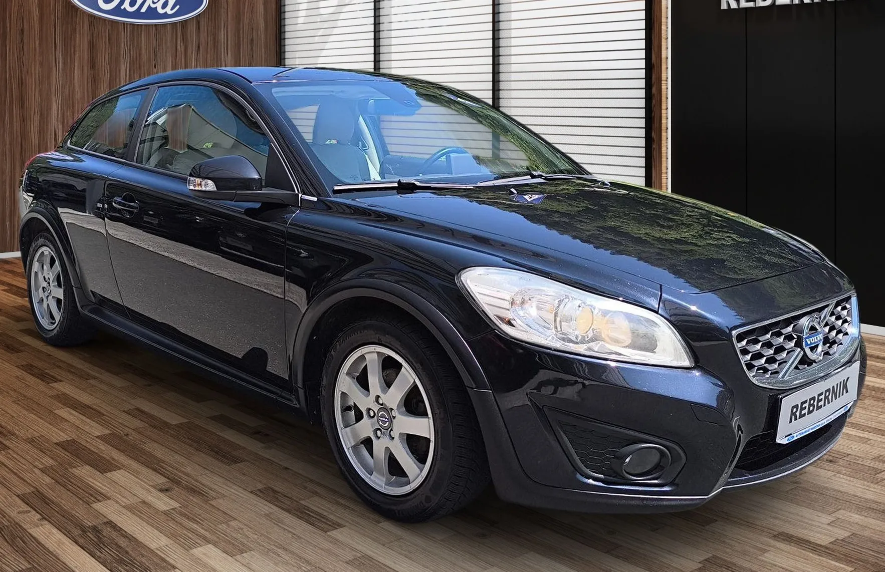 Zunanja slika - Volvo C30 - D2 -NAVI- ALU- PARK.SENZORJI - 2