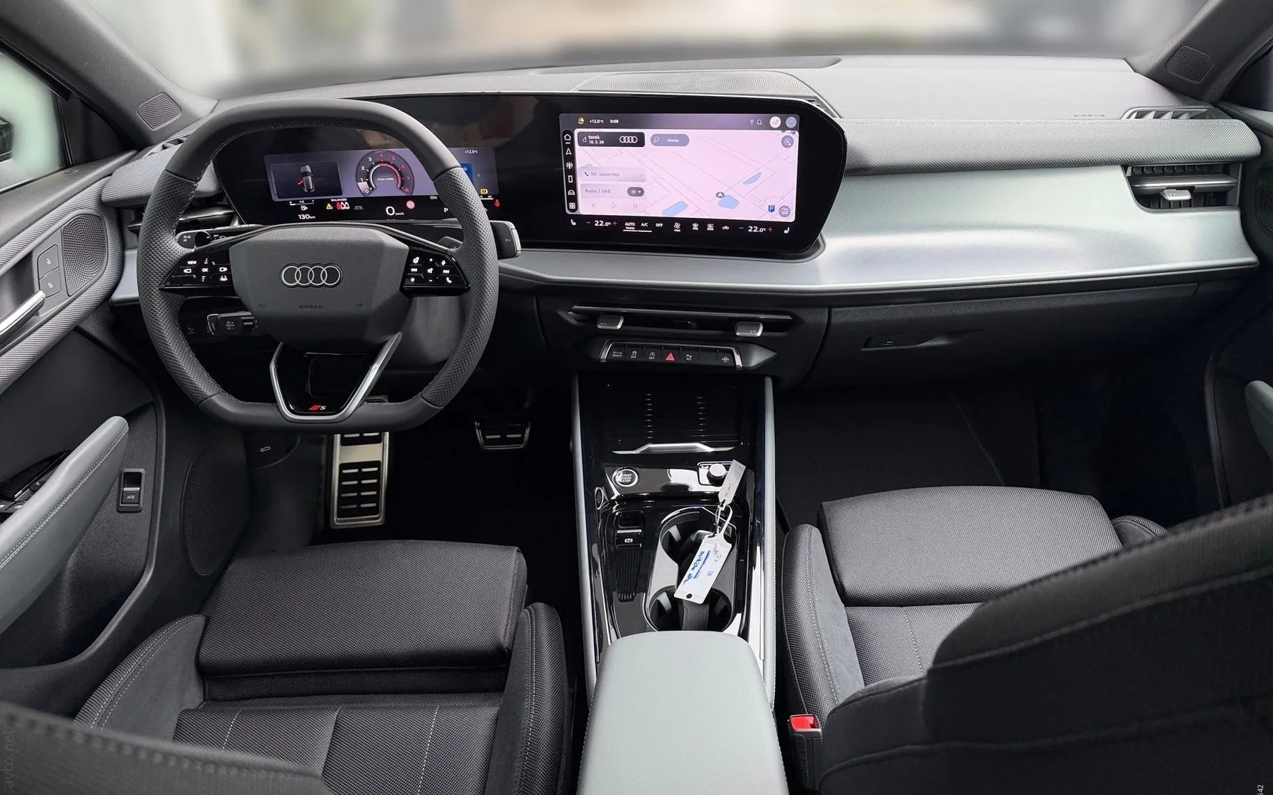 Notranja slika - Audi Q3 Sportback - TFSI quattro S tronic - 10