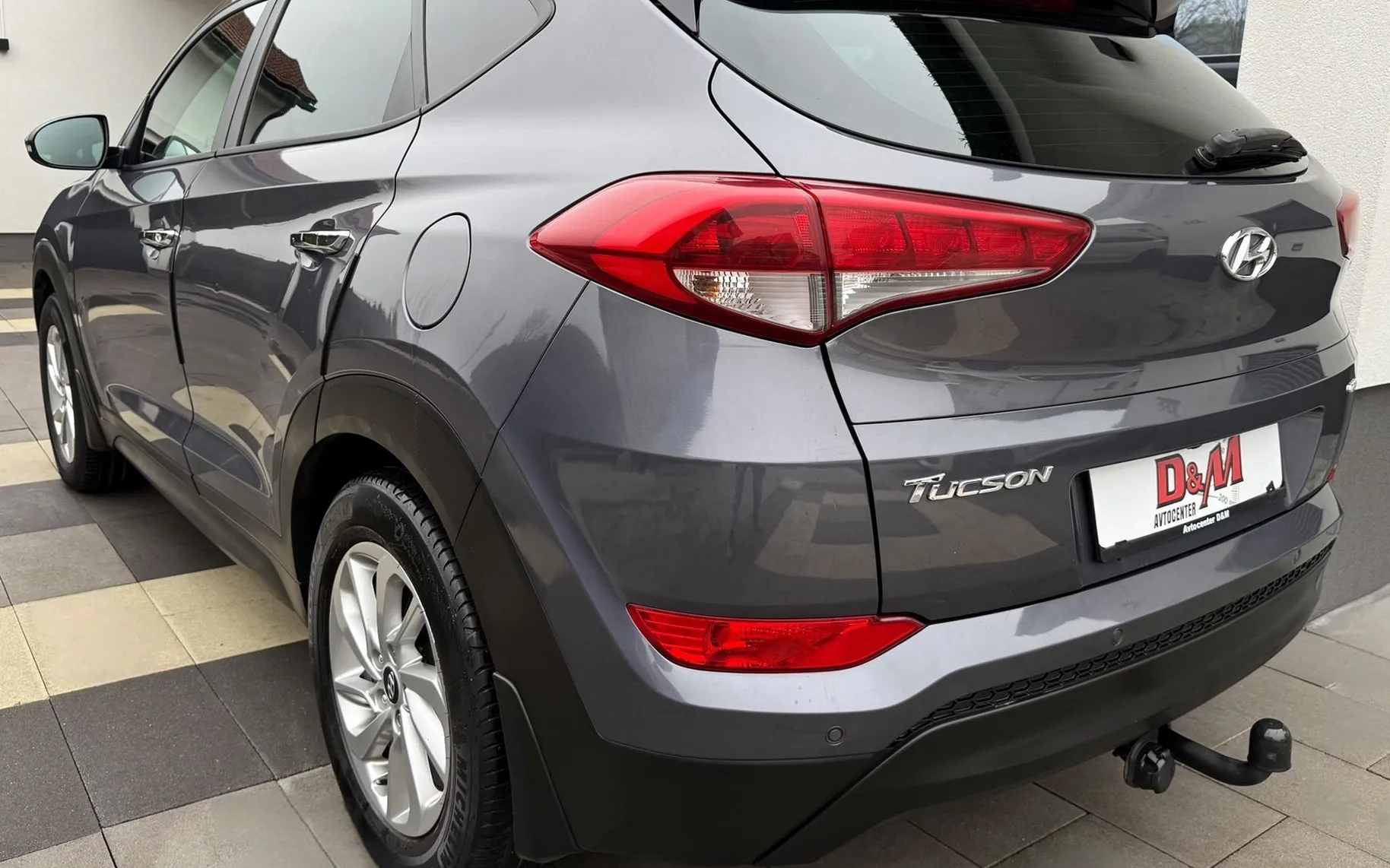 Zunanja slika - Hyundai Tucson - 1.7 CRDI|P4NORAMA|KAMERA|VLEČNA KLJUKA|17COL - 5
