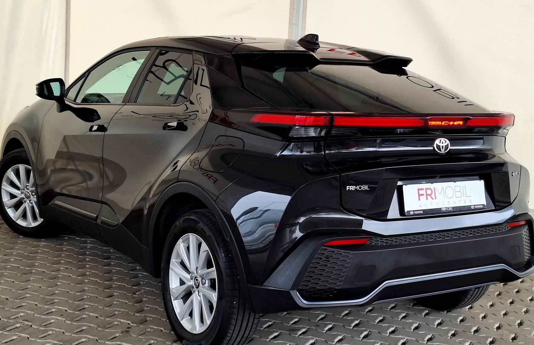 Zunanja slika - Toyota C-HR - Hybrid 1.8 C-ULT Aut. - 4
