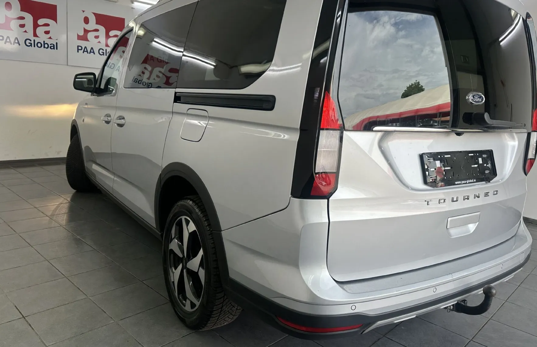 Zunanja slika - Ford Tourneo Connect - Grand 2.0 EcoBlue.PANORAMA.KAMERA.KLJUKA.24MES.JA - 14
