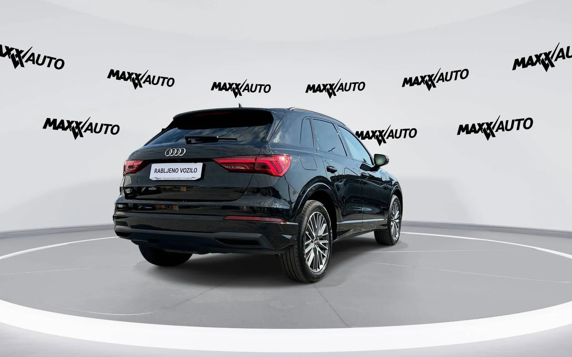 Notranja slika - Audi Q3 - 35 TDI SPORT S tronic - 7