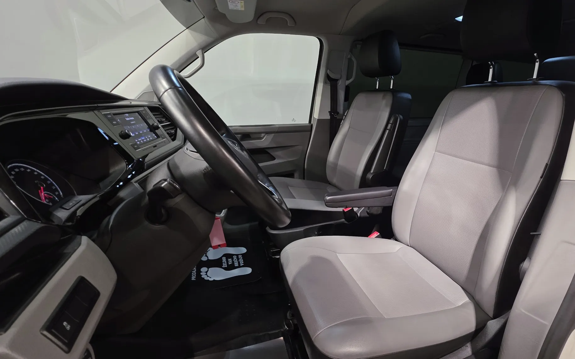 Zunanja slika - Volkswagen Caravelle - 2.0TDI DSG 110kW USNJE KAM PDC ACC - 17