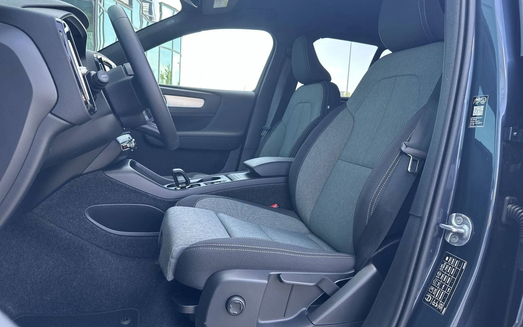 Notranja slika - Volvo XC40 - B3P Core Avt... - 10