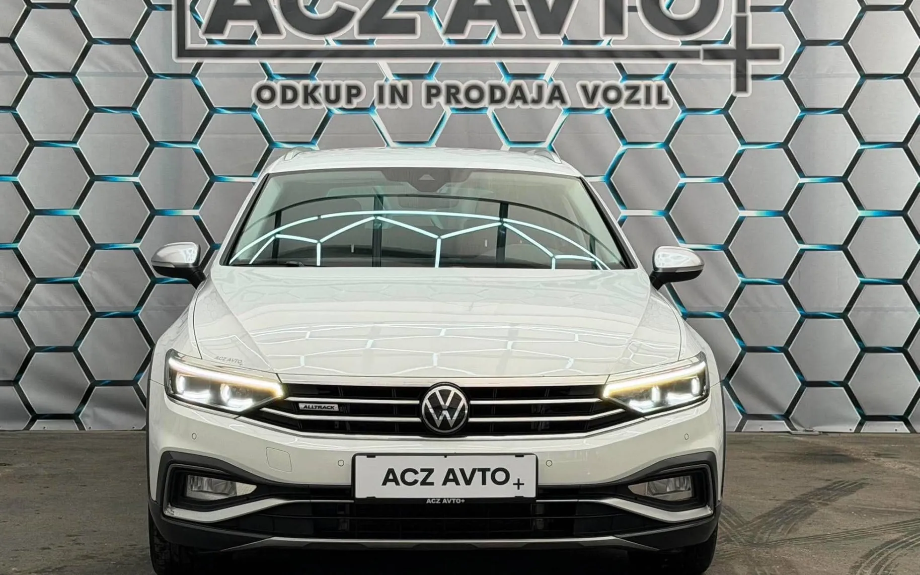 Zunanja slika - Volkswagen Passat Alltrack - 2.0 TDI•DSG•4X4•IQ LED•VIRTUAL•ACC•KAMERA•KLJUKA• - 2
