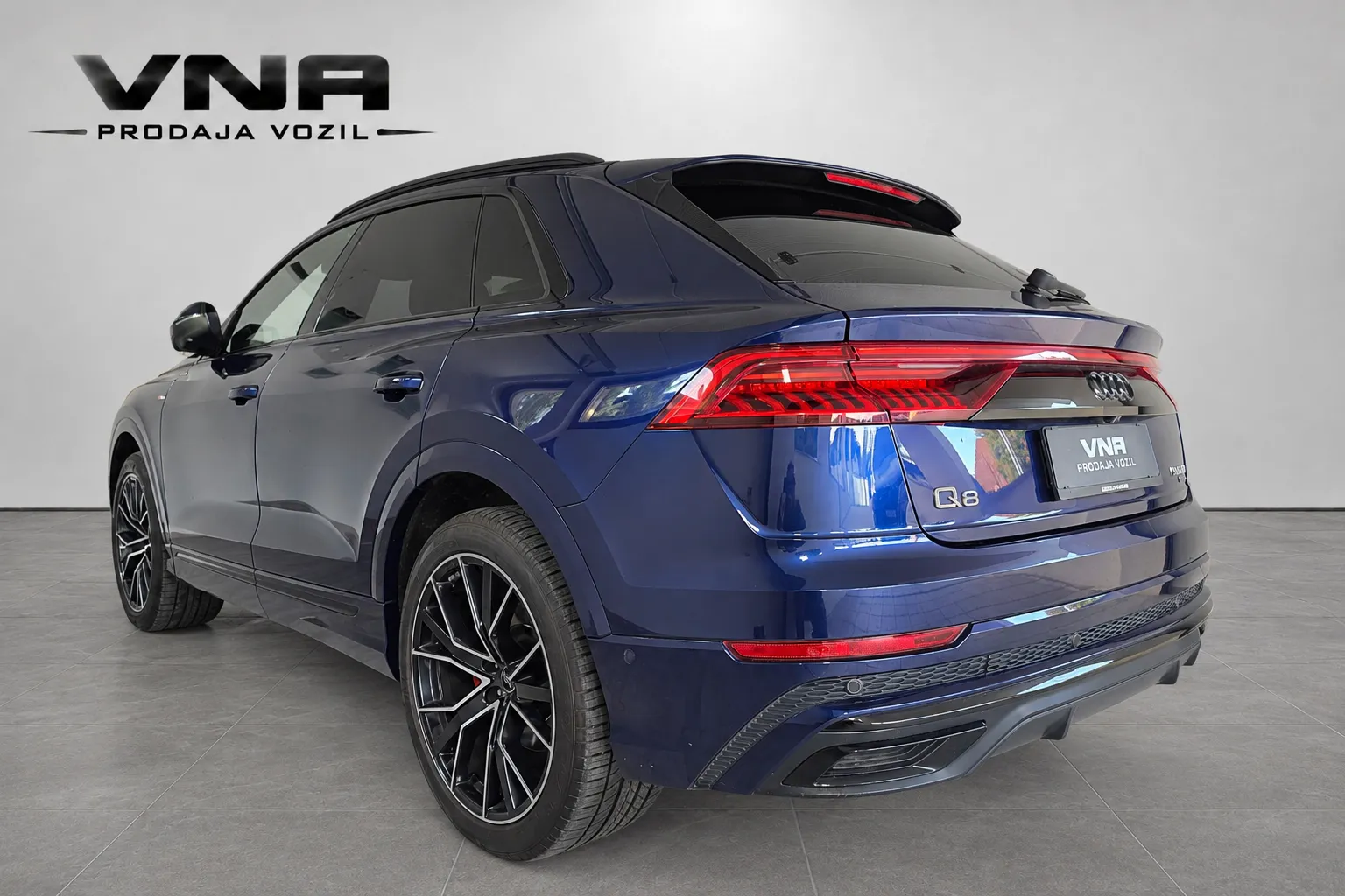 Zunanja slika - Audi Q8 - quattro 50 TDI |S-LINE|MATRIX|PANO|ZRAK|KLJUKA|TOP - 4