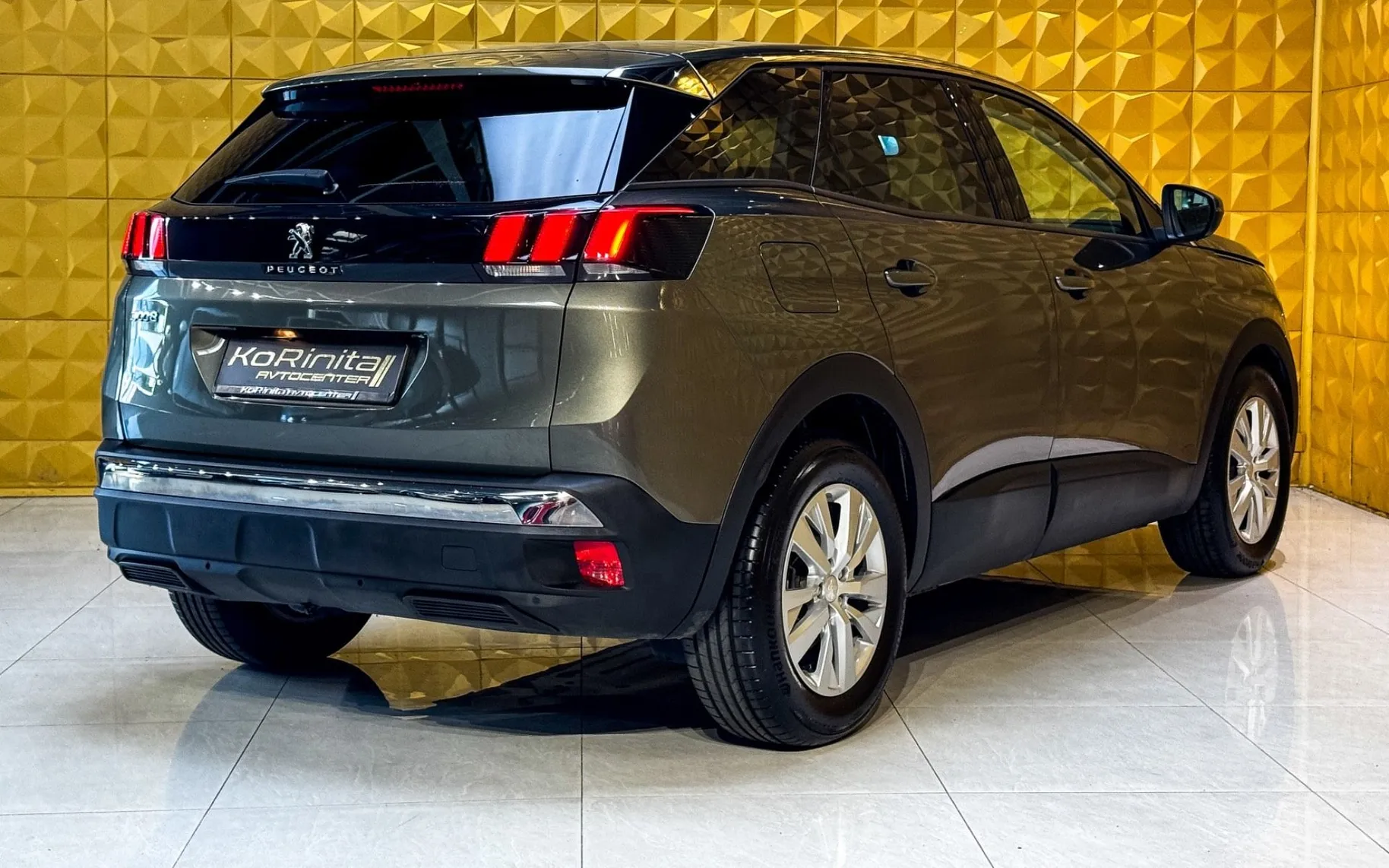 Notranja slika - Peugeot 3008 - 1.2i AUT-VIRTUAL-F1-NAVI-MULTIFUNKCIJA-RADAR - 11