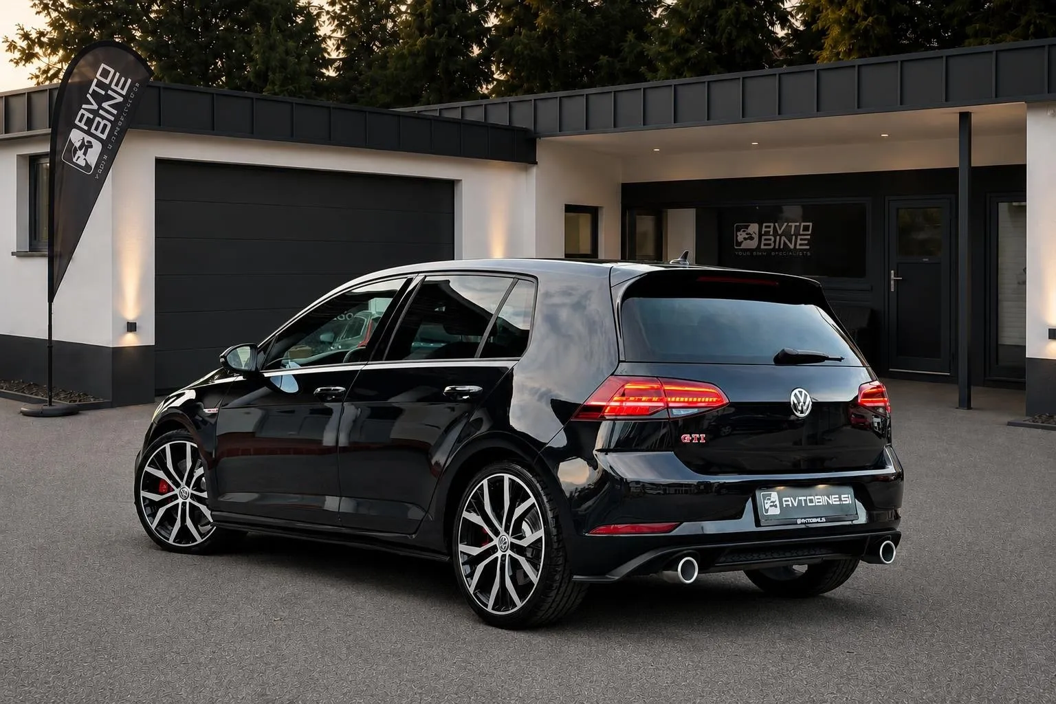 Notranja slika - Volkswagen Golf - 2.0 GTI PERFORMANCE DSG-VIRTUAL-LED-ALU 19COL-ACC. - 8