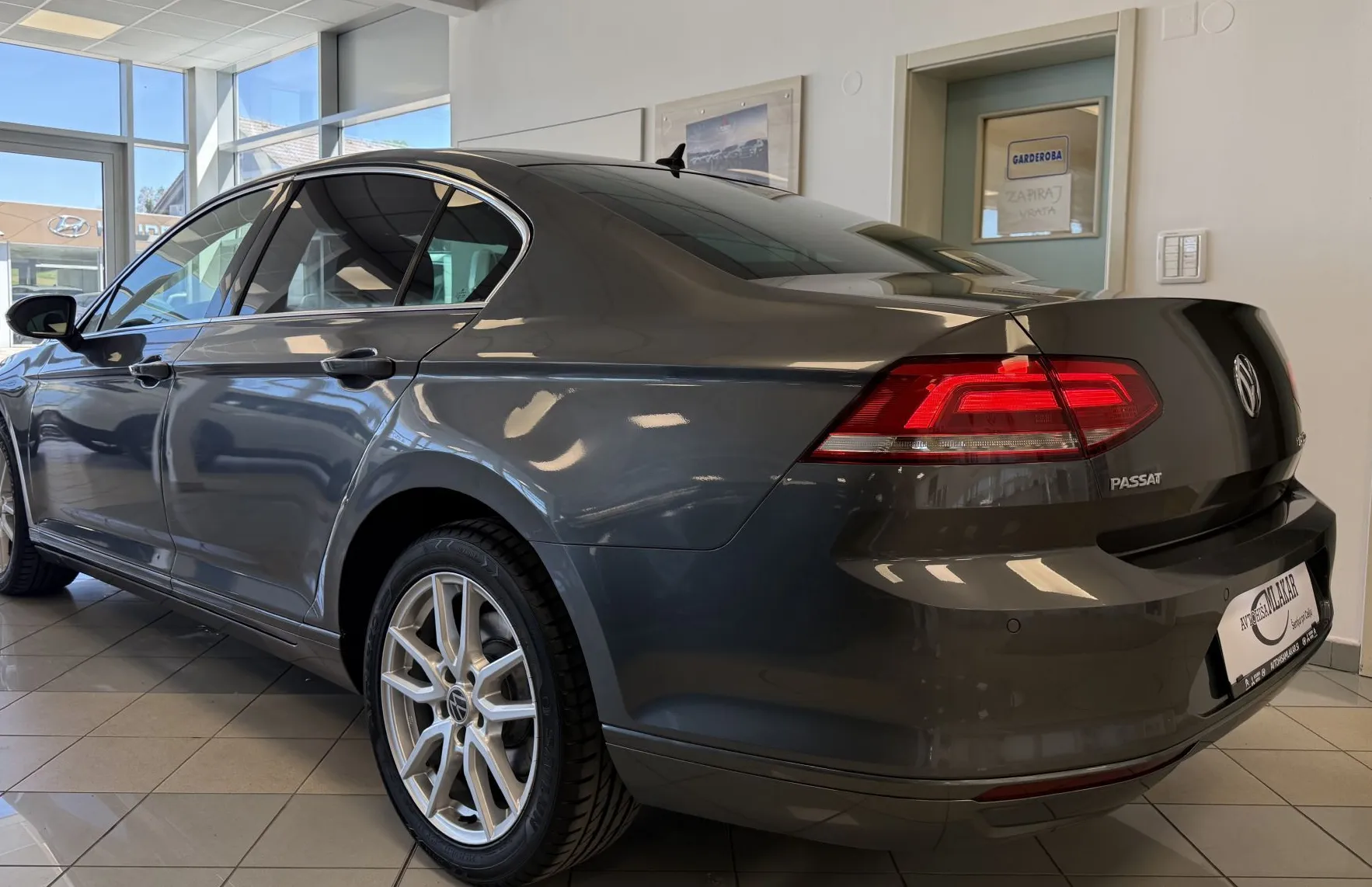 Zunanja slika - VW Passat - 1.6 TDI BMT Comfortline -FULL LED-NAVI-ACC-ALU- - 5