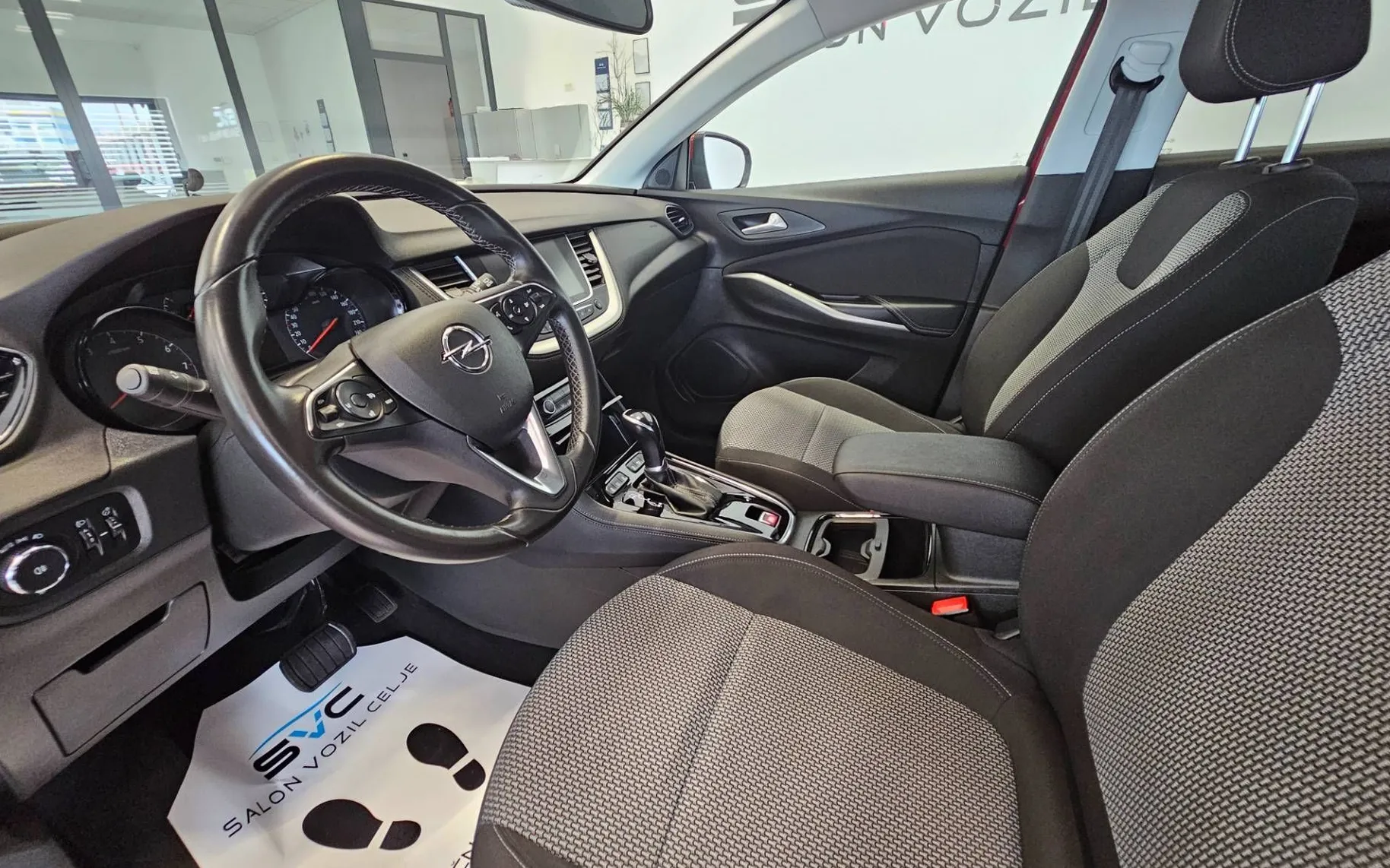 Zunanja slika - Opel Grandland X - 1.2-JAMSTVO-OPRAVLJEN VELIK SERVIS-OBROK ŽE 143€ - 9
