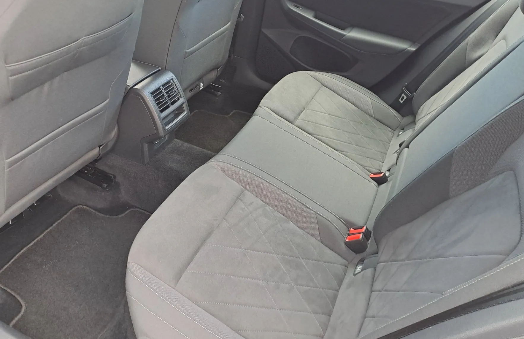 Zunanja slika - Volkswagen Golf - Variant 2.0 TDI BMT Life - 11