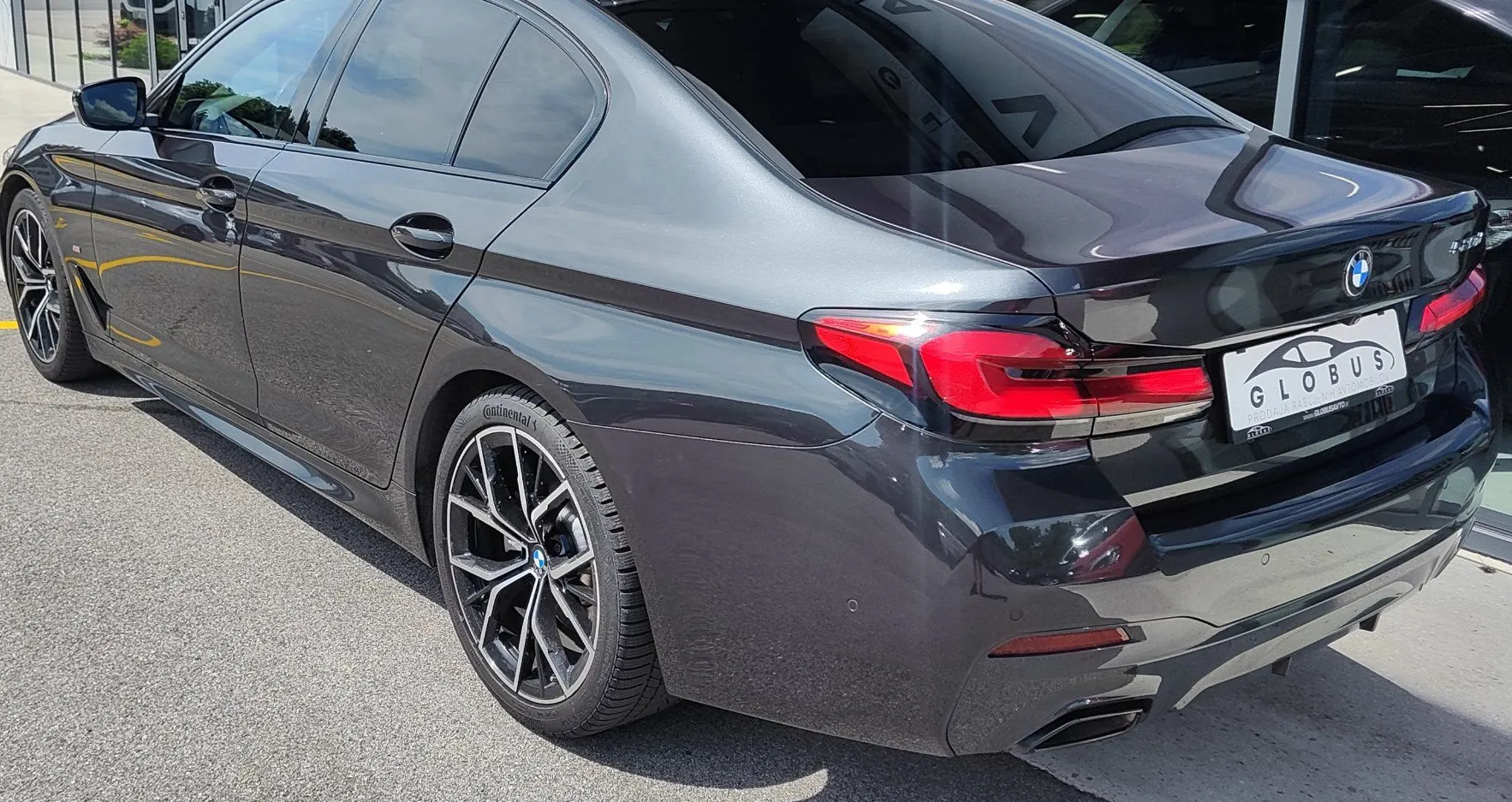 Zunanja slika - BMW Serija 5 - : 520d Avt.M-PAKET HEAD UP HLAJENJE KAMERA KEYLESS - 7