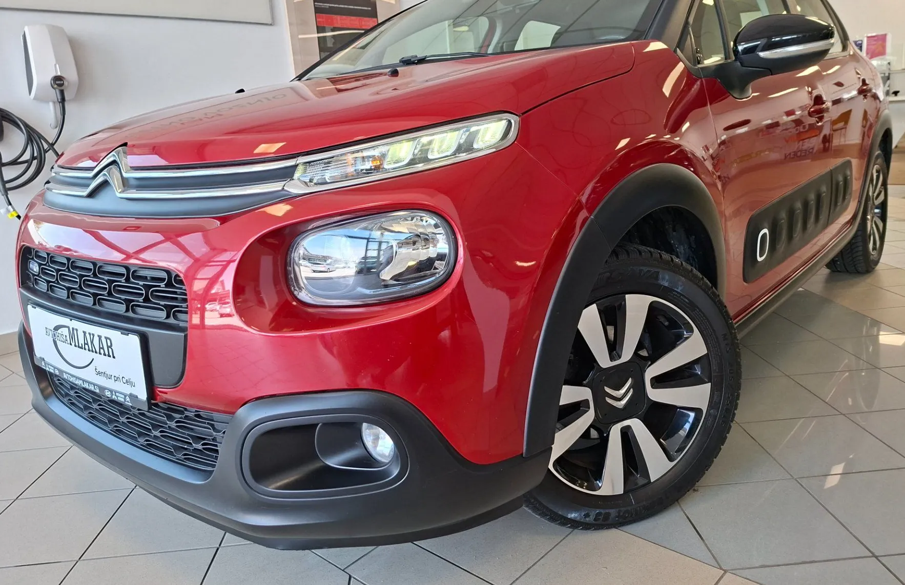 Zunanja slika - Citroën C3 - 1.2 PureTech 82 Feel-SLO-LED-ODLIČEN- - 2