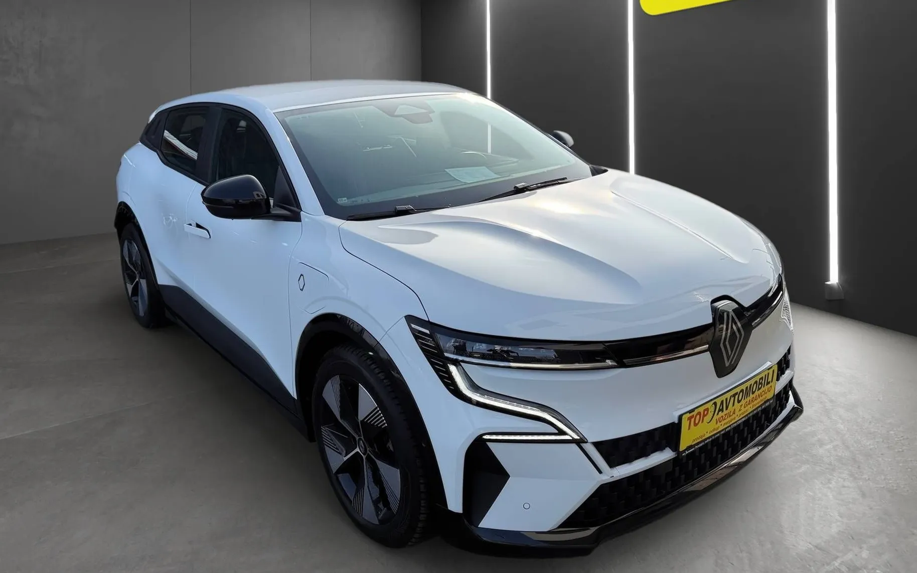 Zunanja slika - Renault Megane E-tech - equilibre EV40 96kW  SUBVENCIJA 3000 EUR ... - 9
