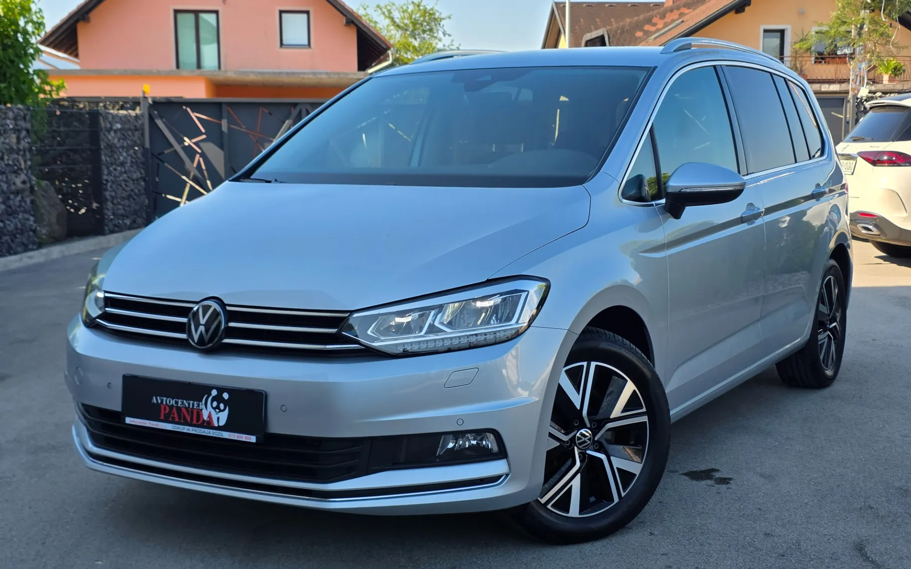 Zunanja slika - Volkswagen Touran - 2.0 DSG - 1