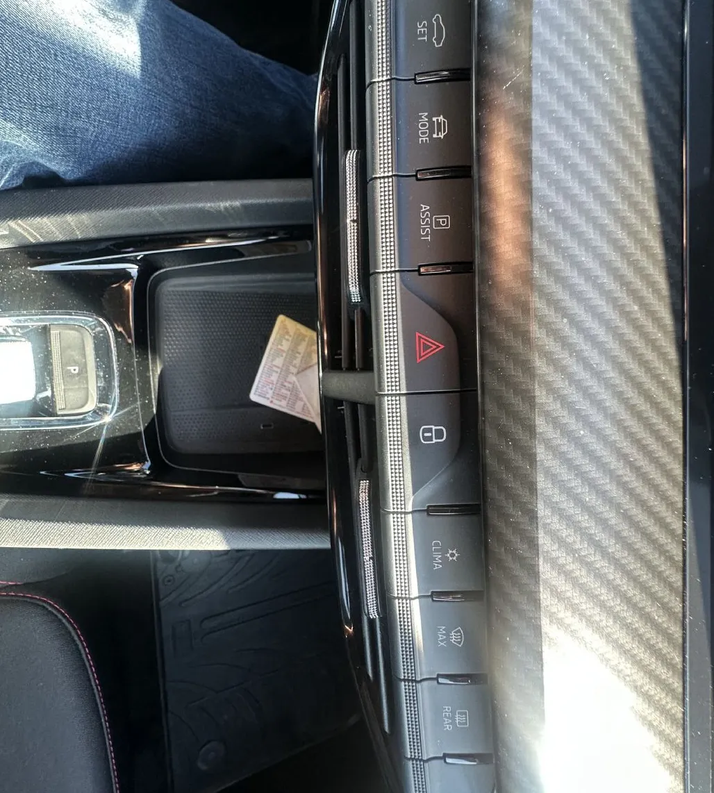 Notranja slika - Škoda Octavia - 2.0 TSI RS 245 DSG.KAMERA.LED.KLJUKA.SLOVENSKI - 17