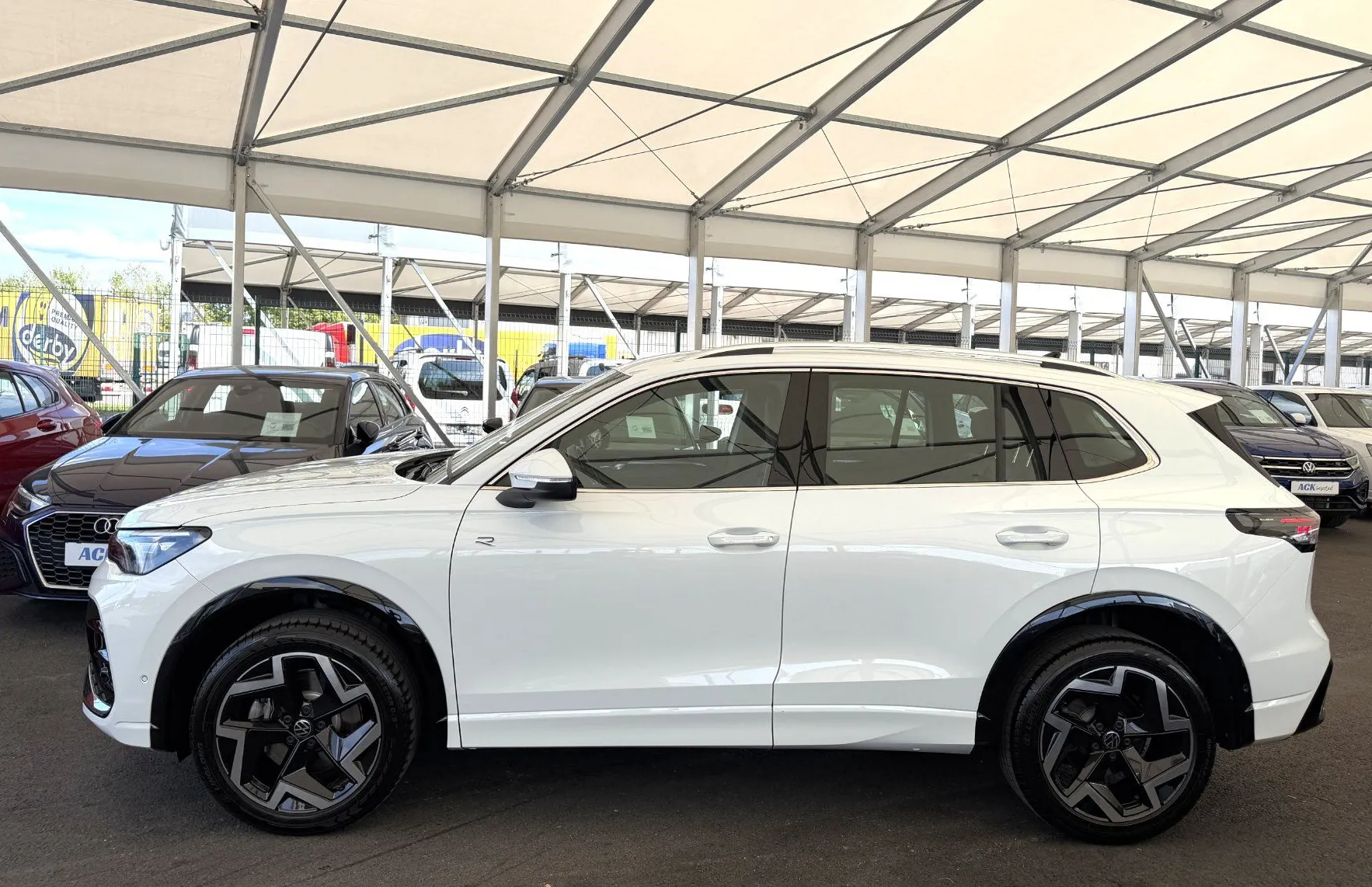 Zunanja slika - Volkswagen Tiguan - R-Line 2.0 TDI 4MOTION DSG - KLJUKA - WEBASTO - 3
