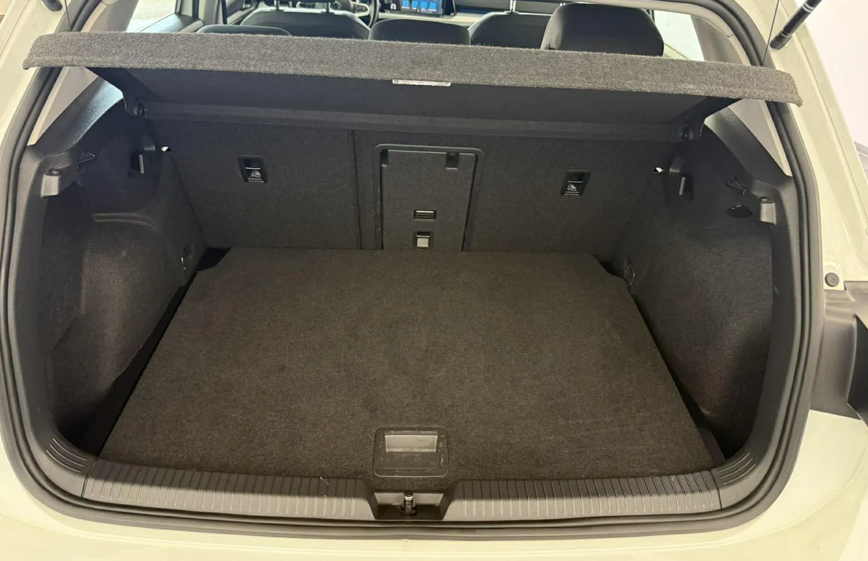 Zunanja slika - Volkswagen Golf - 1.5 TSI 96KW.NEMŠKI.KAMERA.LED.NAVI.GRE.SEDEŽEV - 16