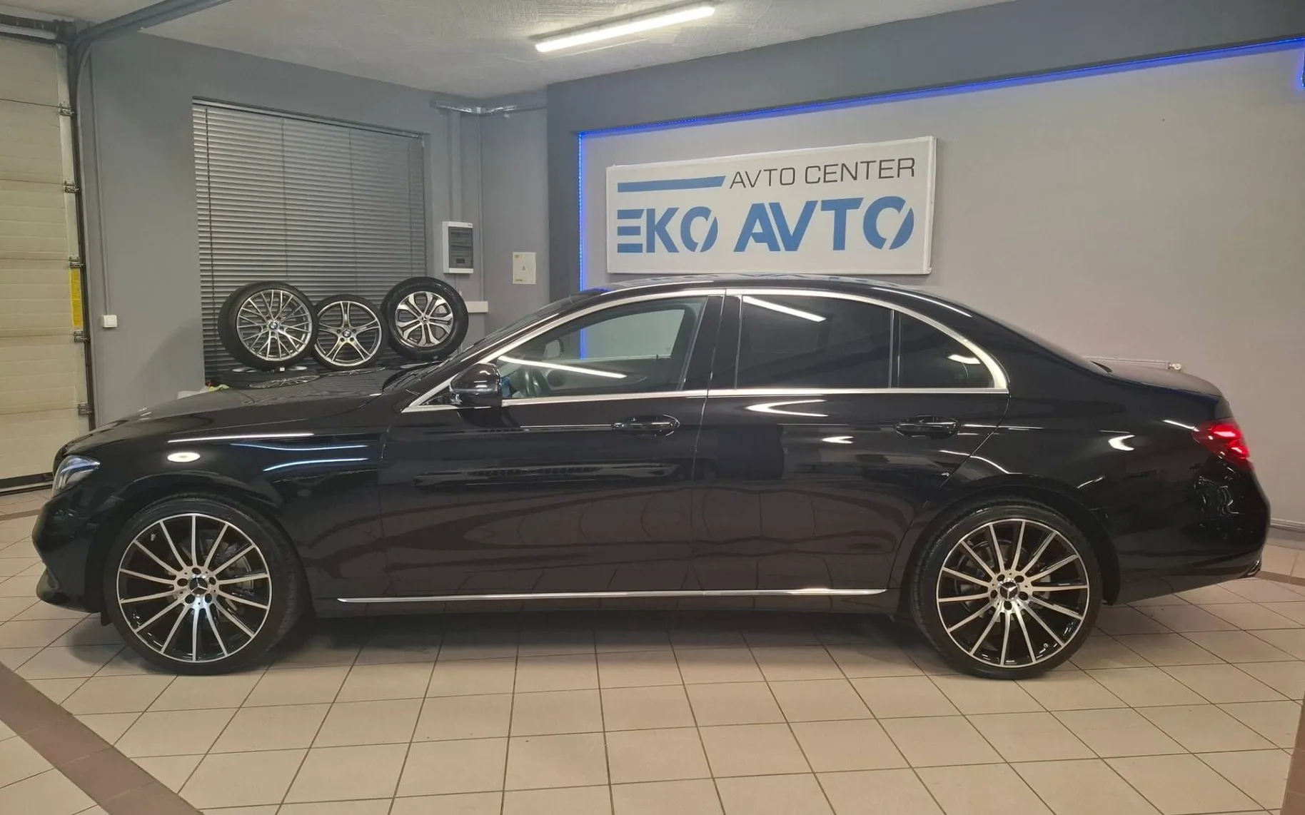 Zunanja slika - Mercedes-Benz E-Razred - E 220 d SAMO 83000KM-1LASTNIK-SLO-FUL LED-ALU 20 - 6