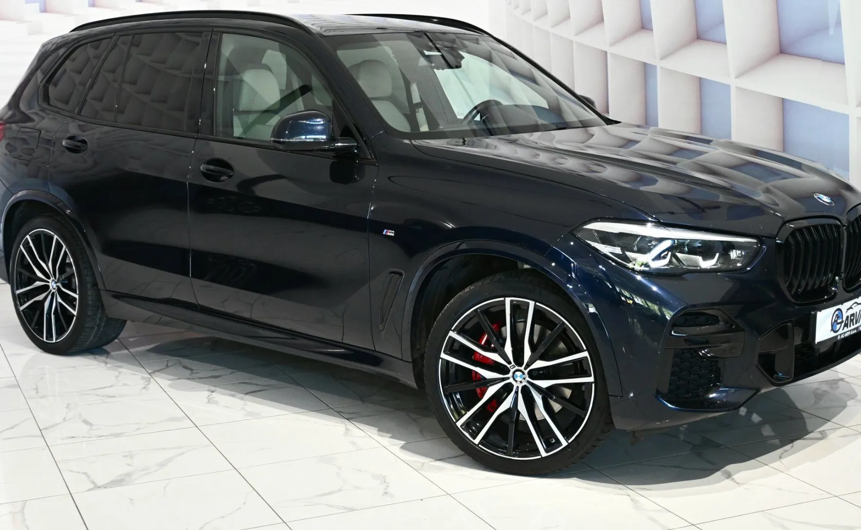 Zunanja slika - BMW X5 - serija : xDrive30d Avt-M.SPORT-ZRAČNO-SWAROWSKI-RADAR-HAR - 7